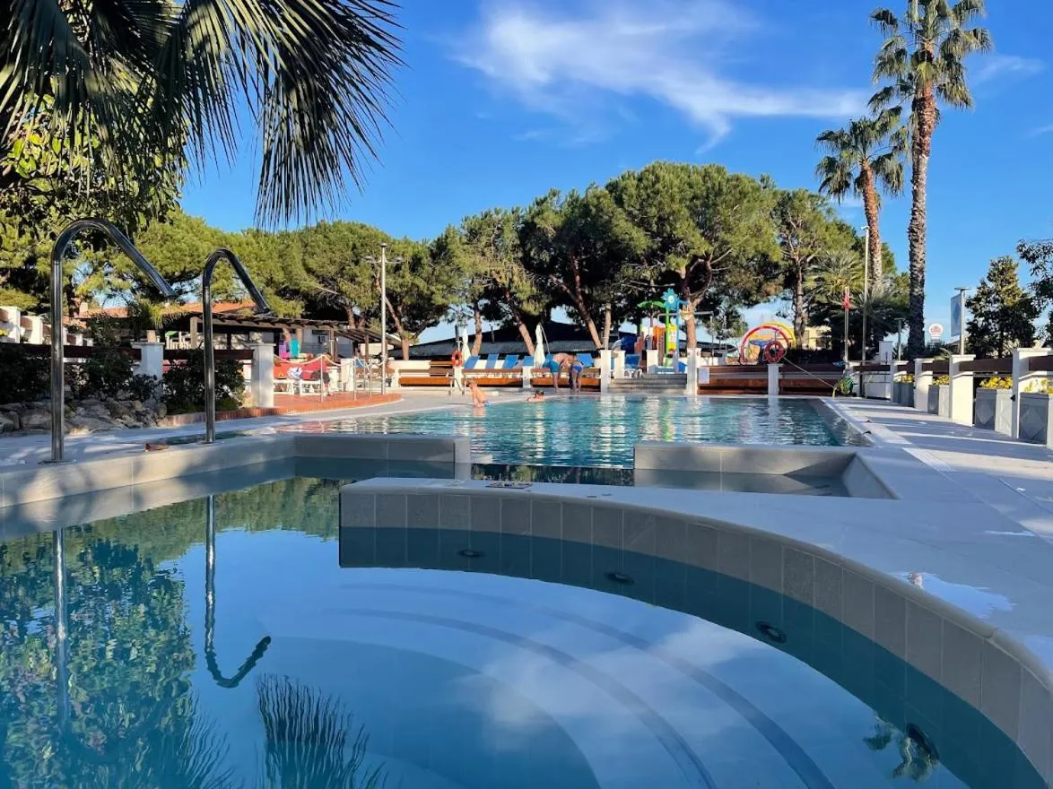 Swimming pool in Diano Sporting Apartments