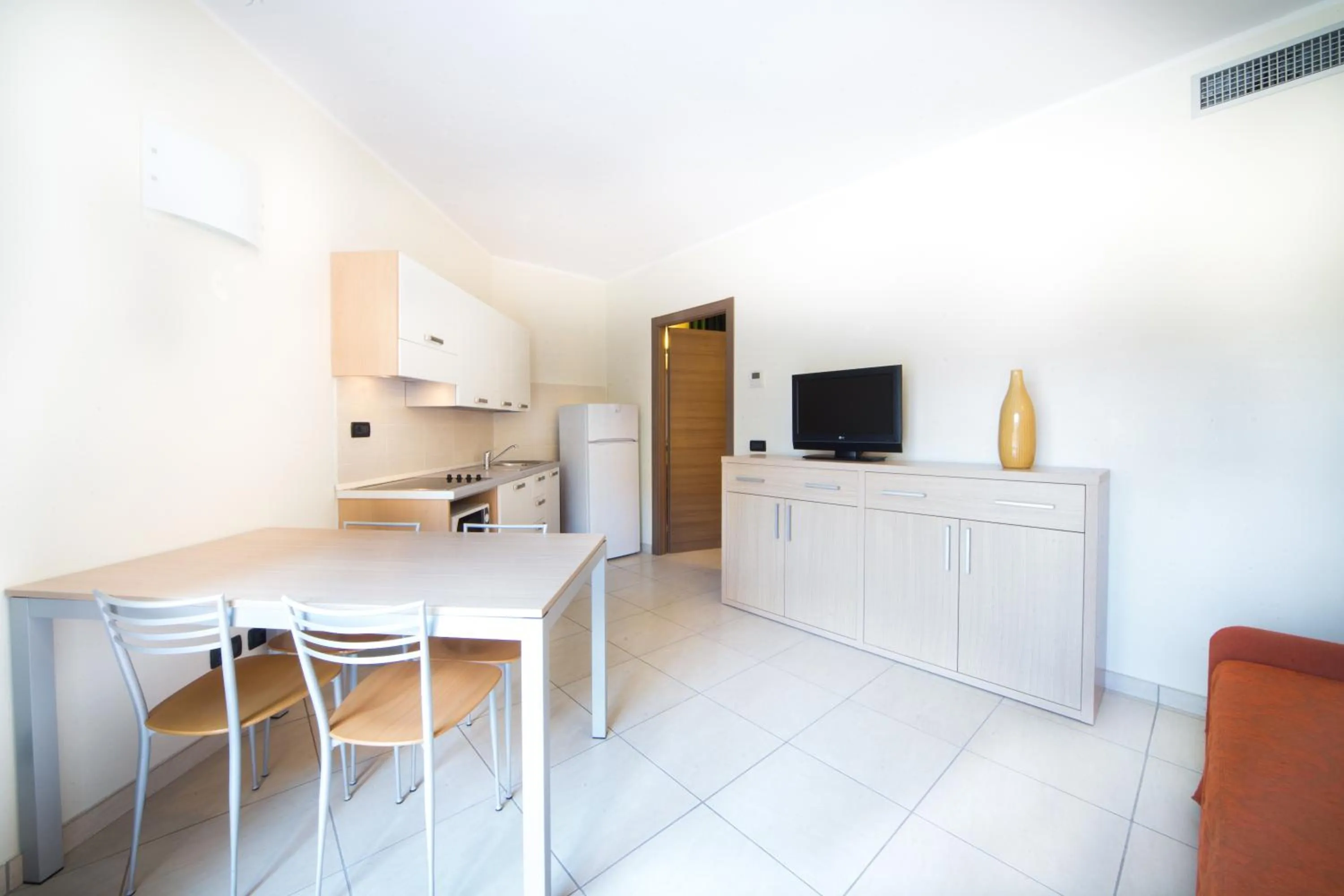 Photo of the whole room in Diano Sporting Apartments