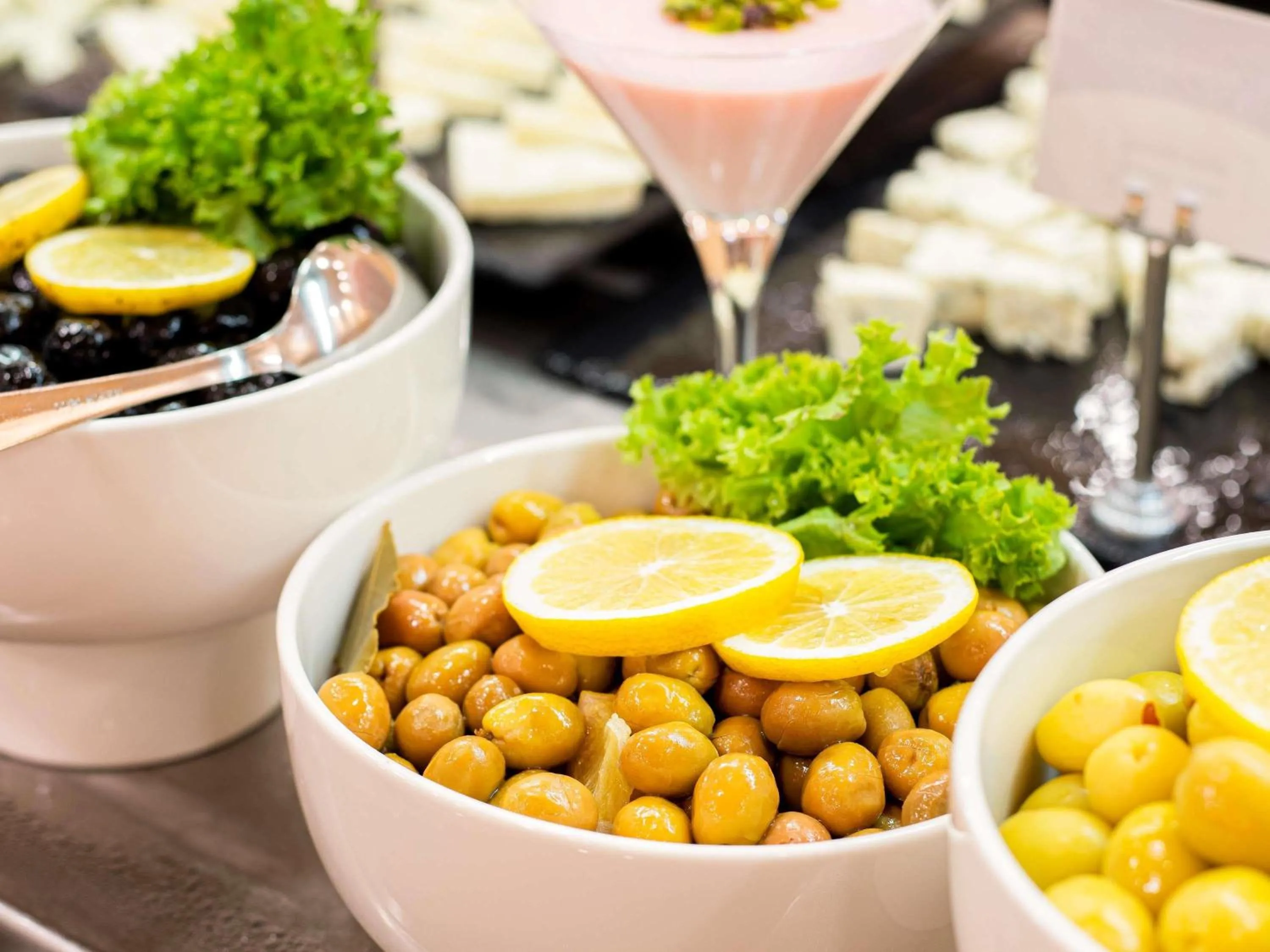 Restaurant/places to eat in Mercure Istanbul Bakirkoy