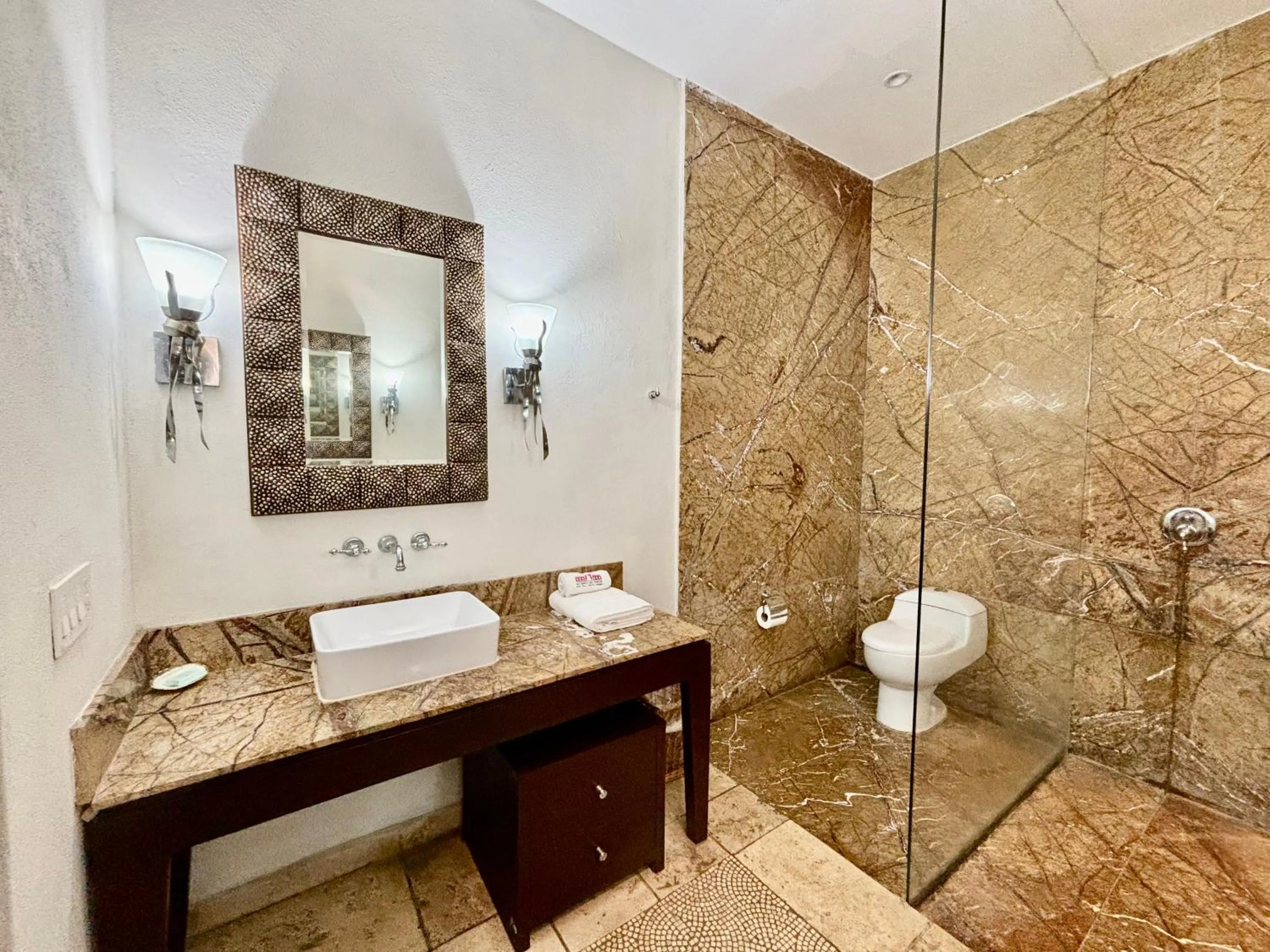 Shower in Hotel Hacienda San Pancho