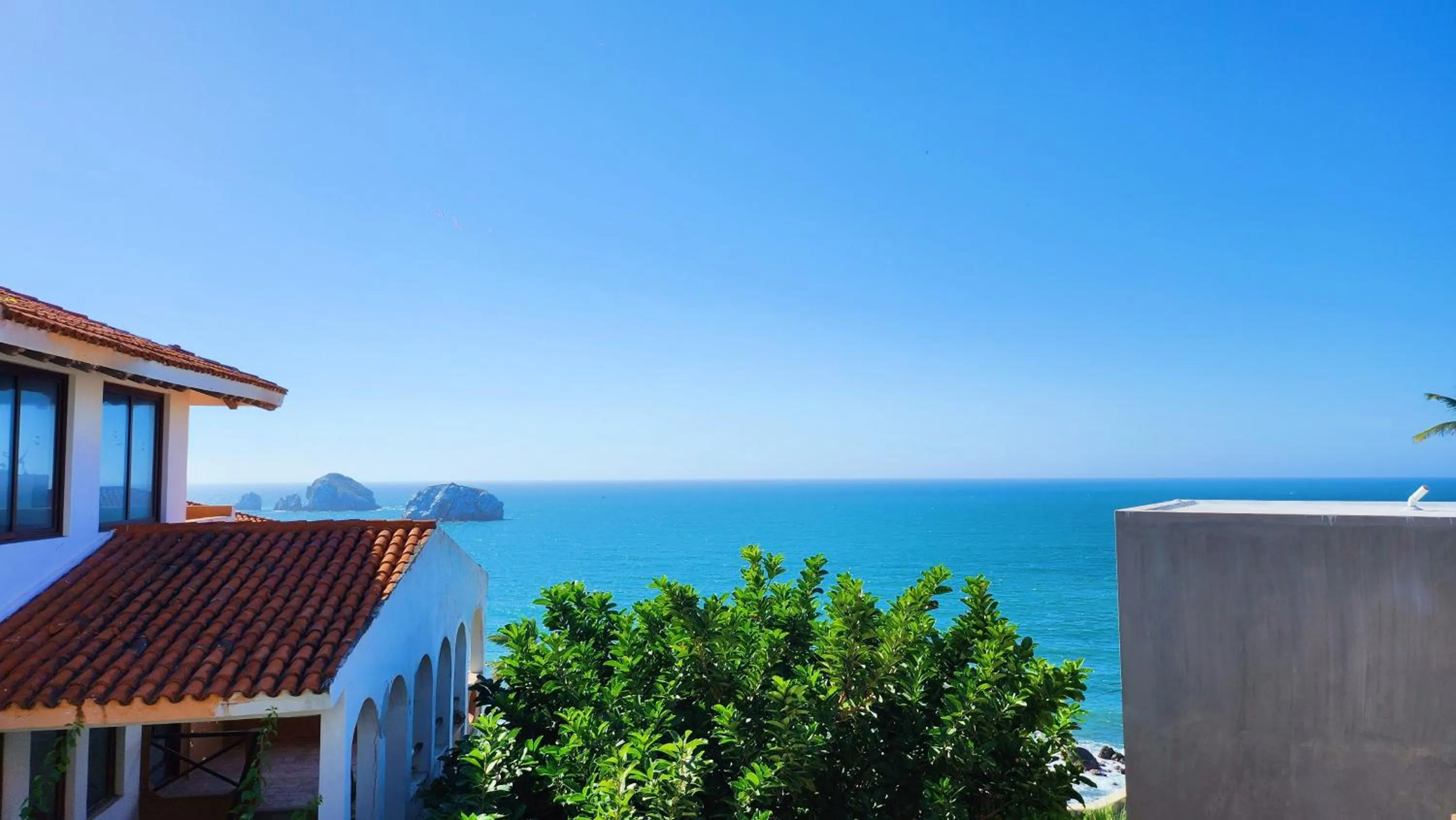 Balcony/Terrace in Hill House Mazatlan - Bed & Breakfast