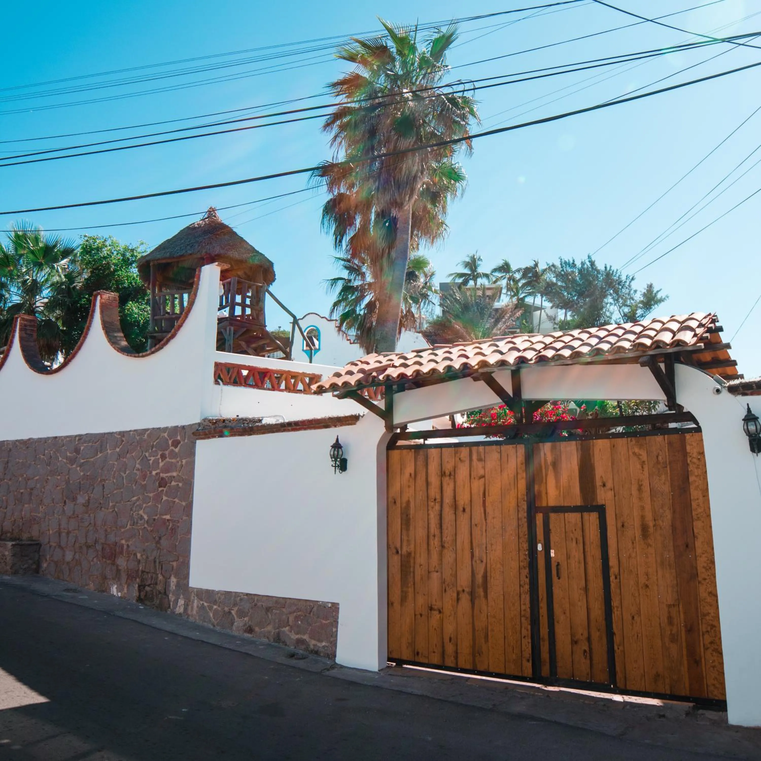 Property building in Hill House Mazatlan - Bed & Breakfast