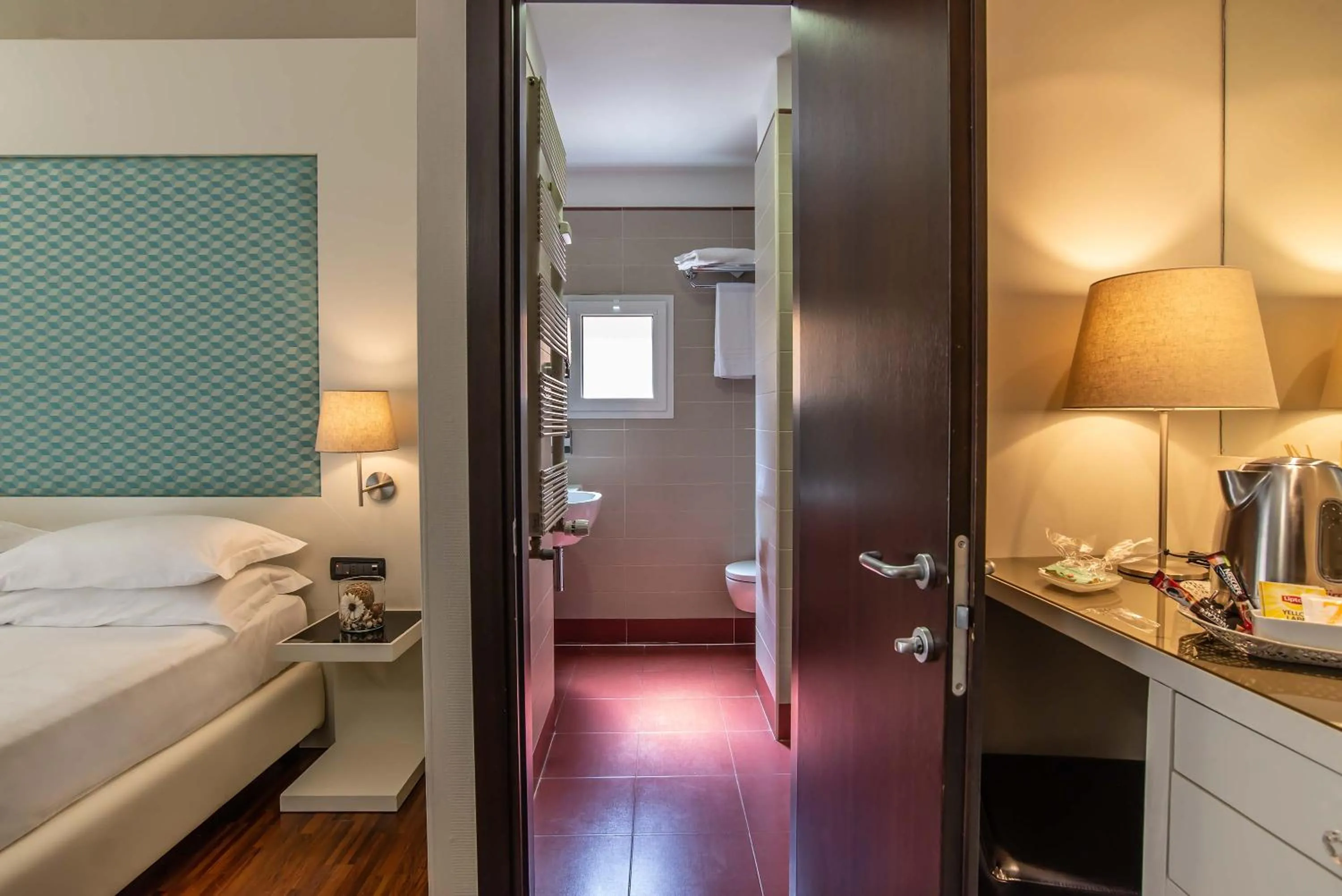 Bedroom, Bed in Merulana Inn Guest House