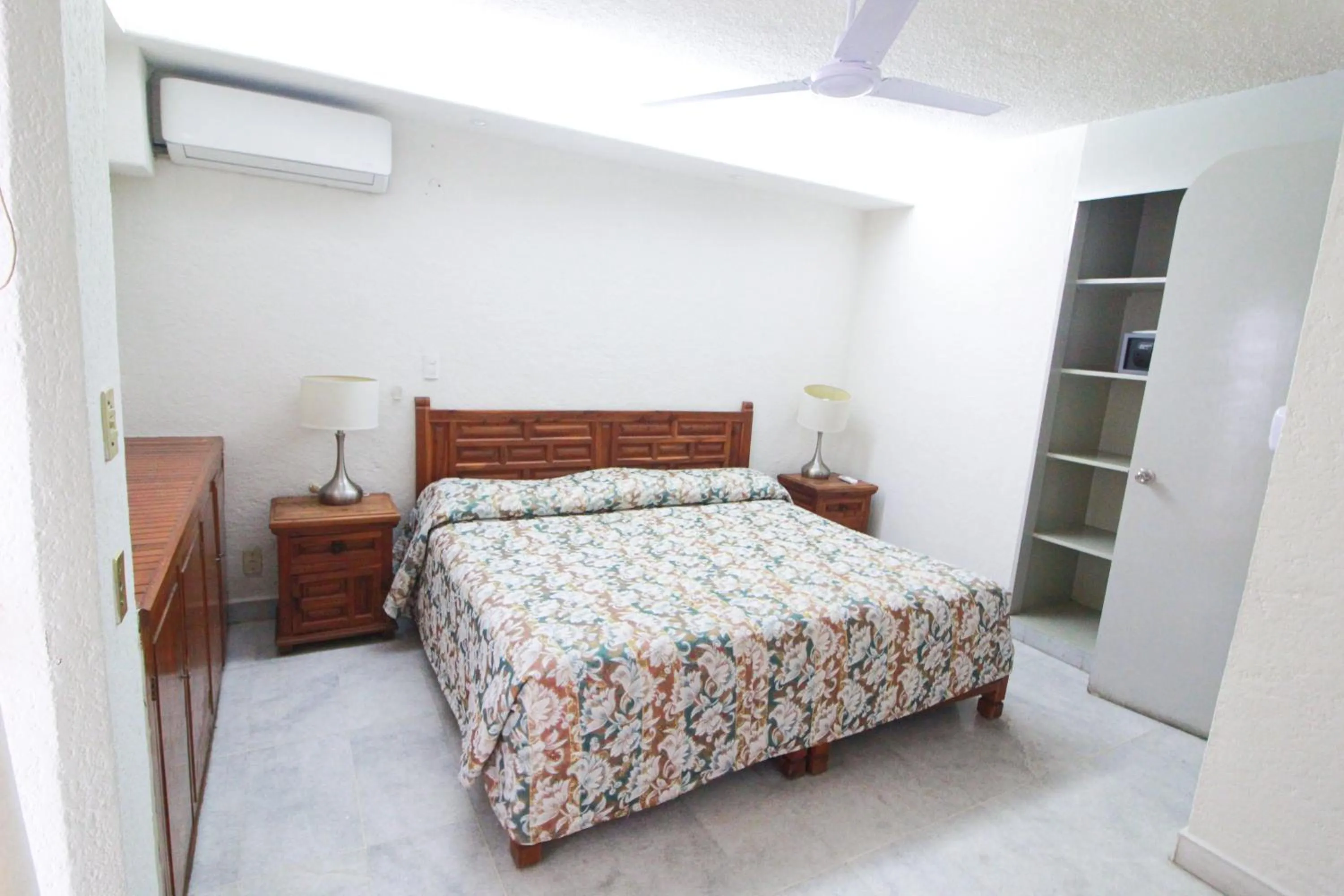 Bed in Hotel Suites Jazmín Acapulco