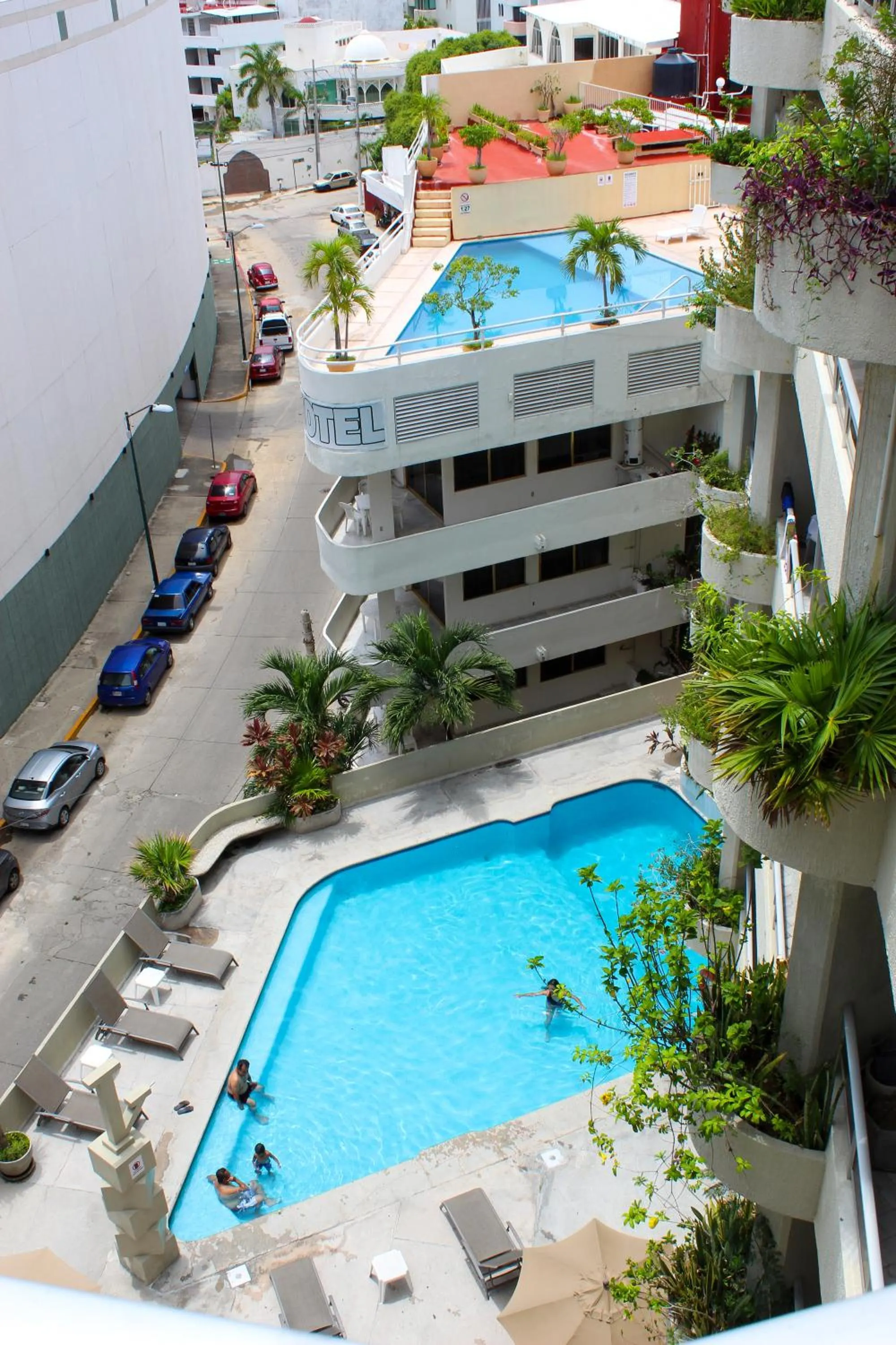 Property building in Hotel Suites Jazmín Acapulco