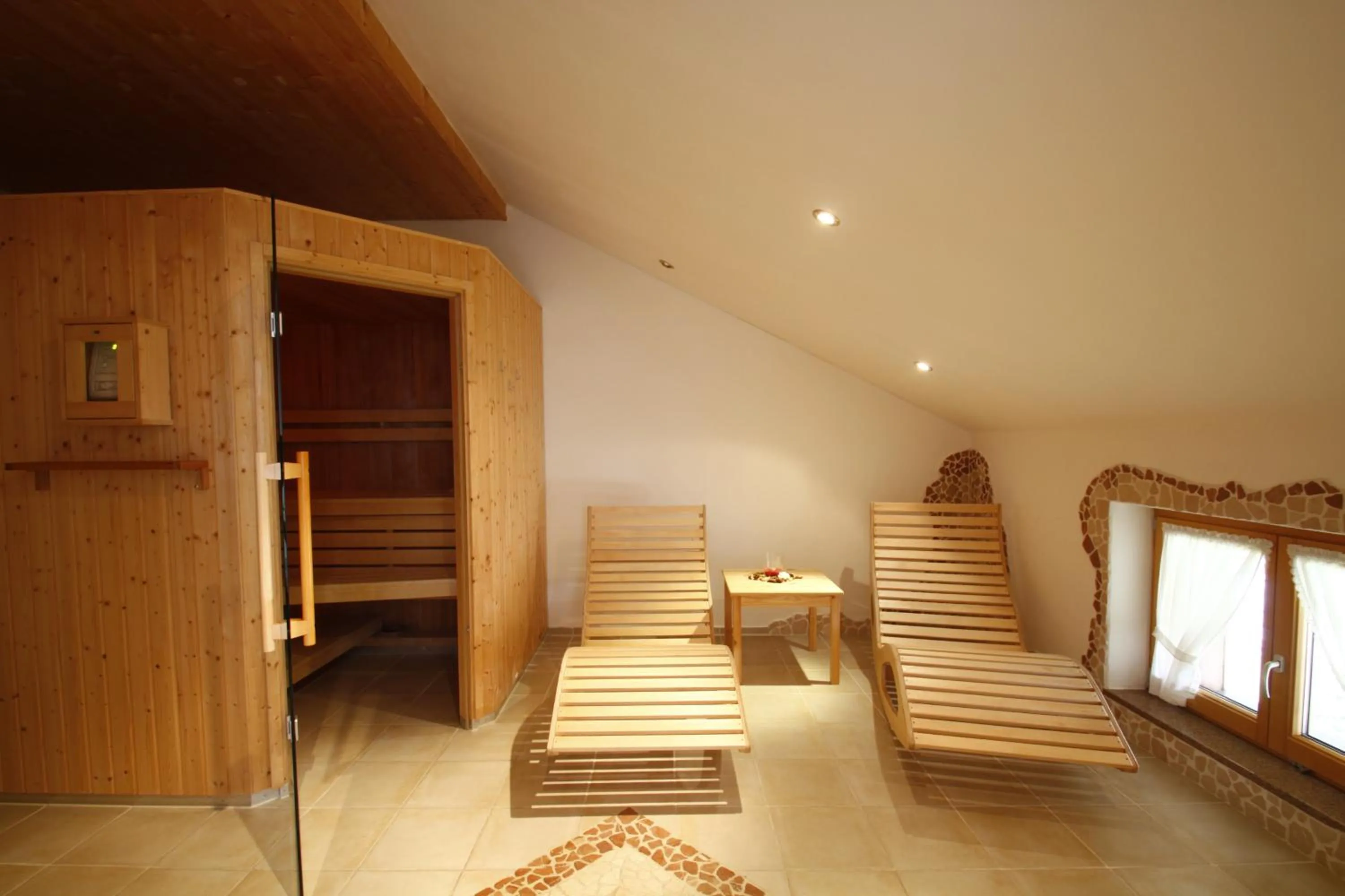 Sauna, Bed in Hotel-Cafe Hanfstingl