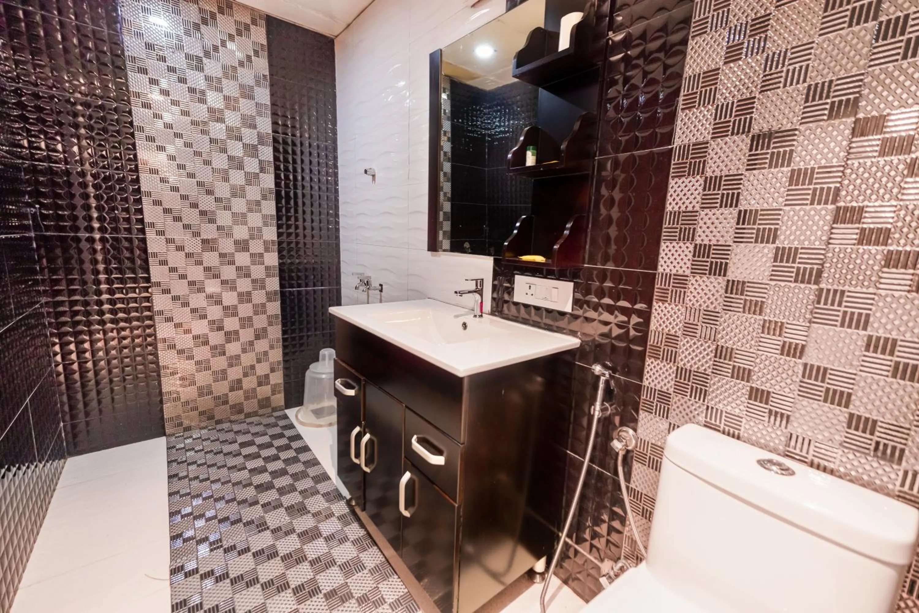 Bathroom in Parakkat Nature Resort