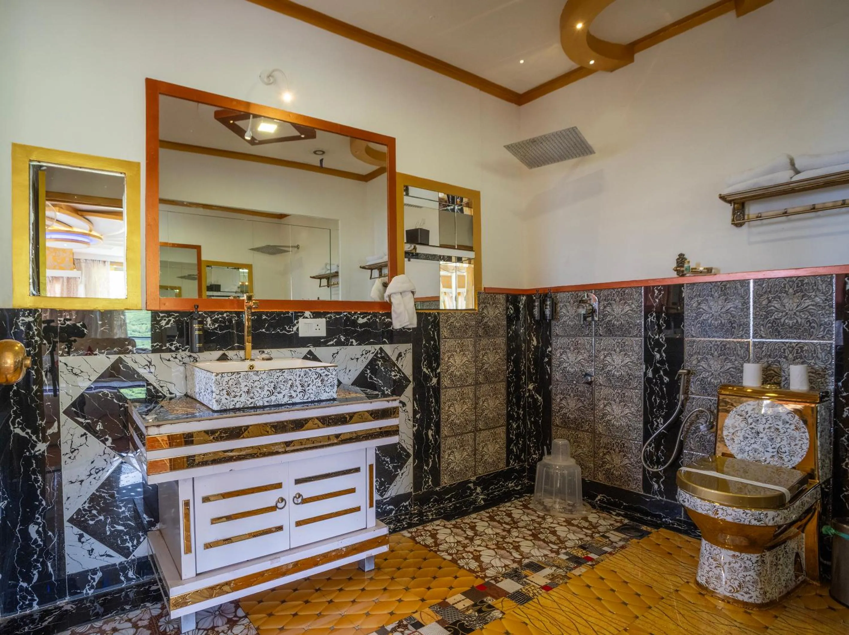 Bathroom in Parakkat Nature Resort