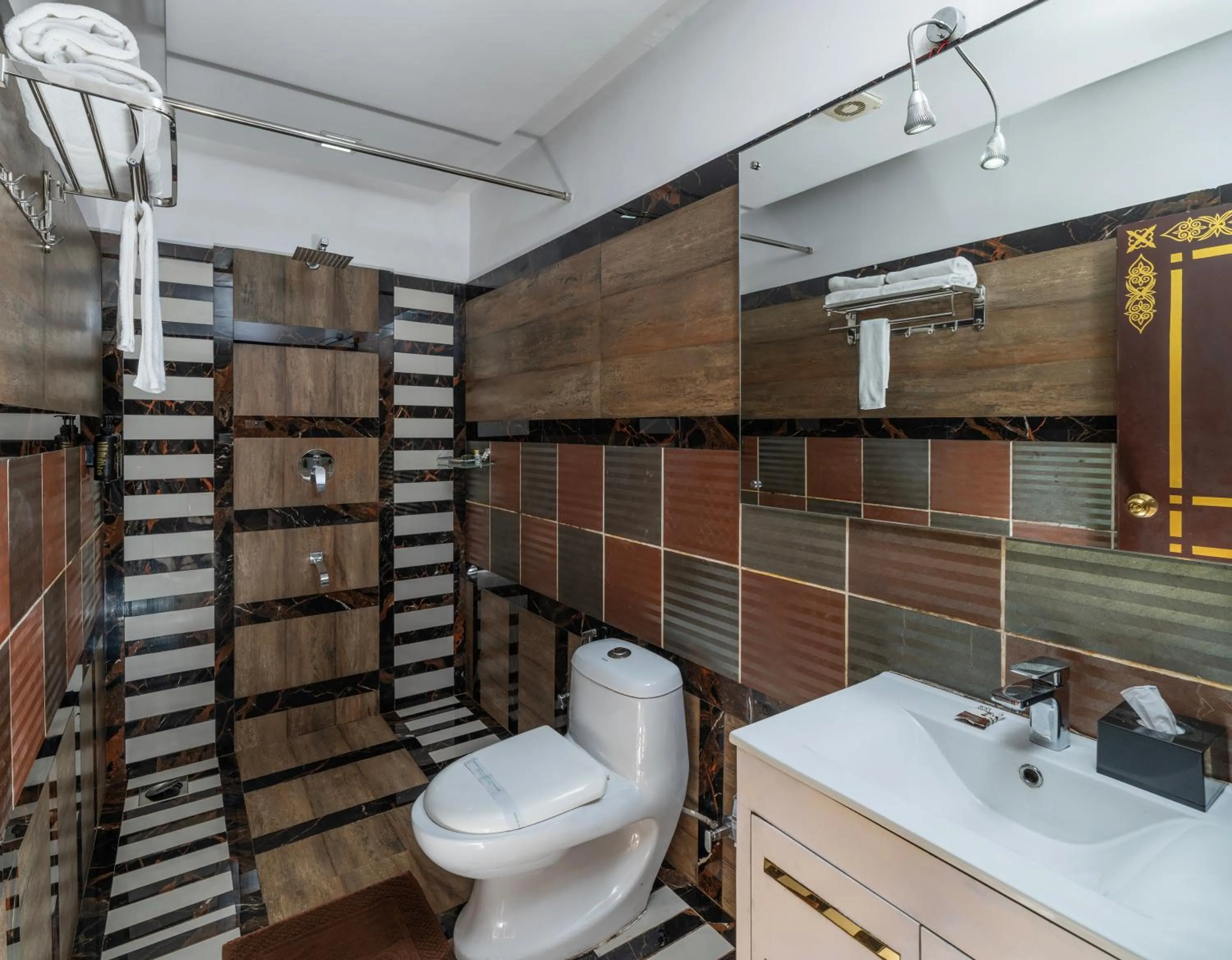 Shower in Parakkat Nature Resort