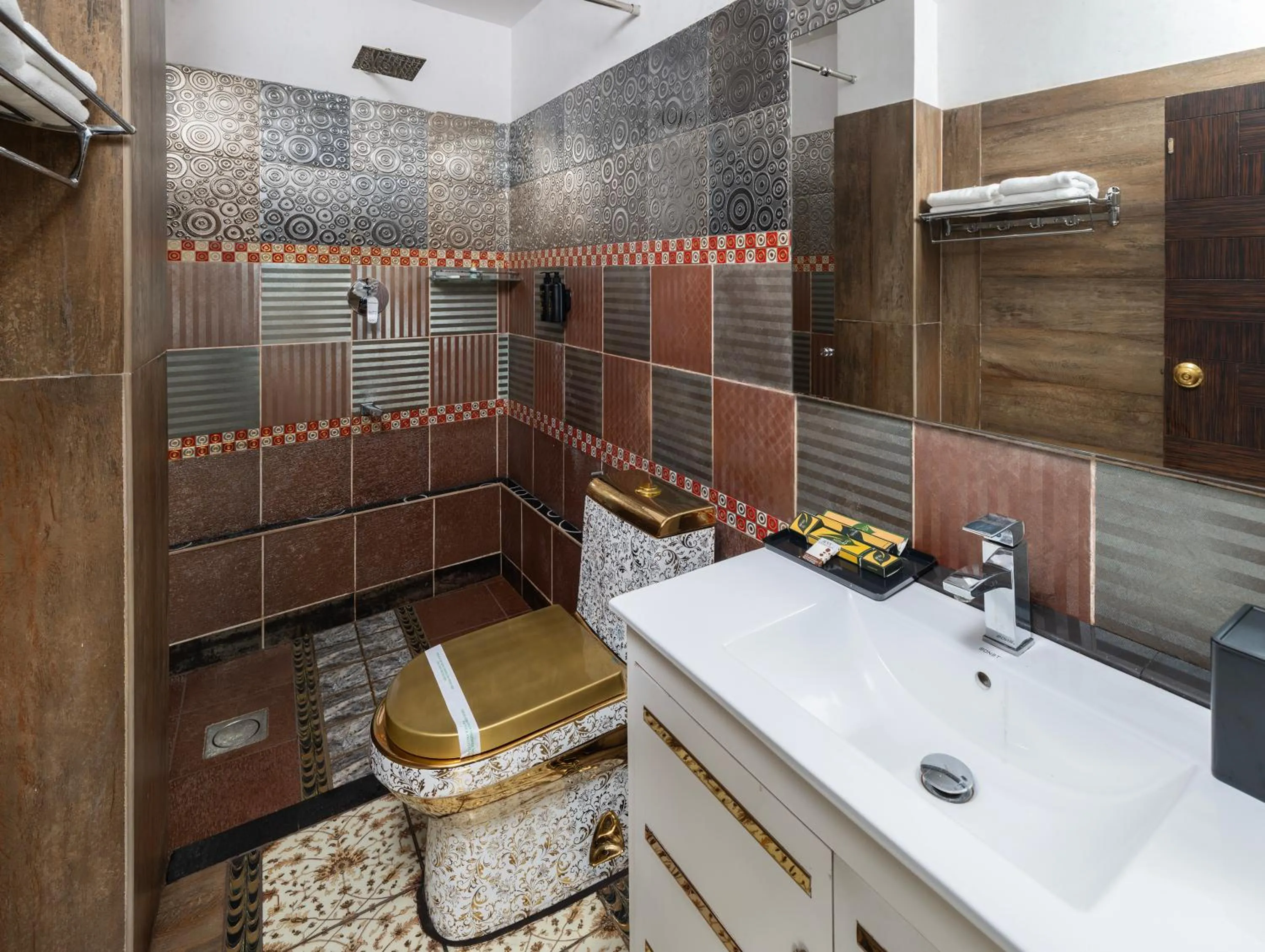 Shower in Parakkat Nature Resort