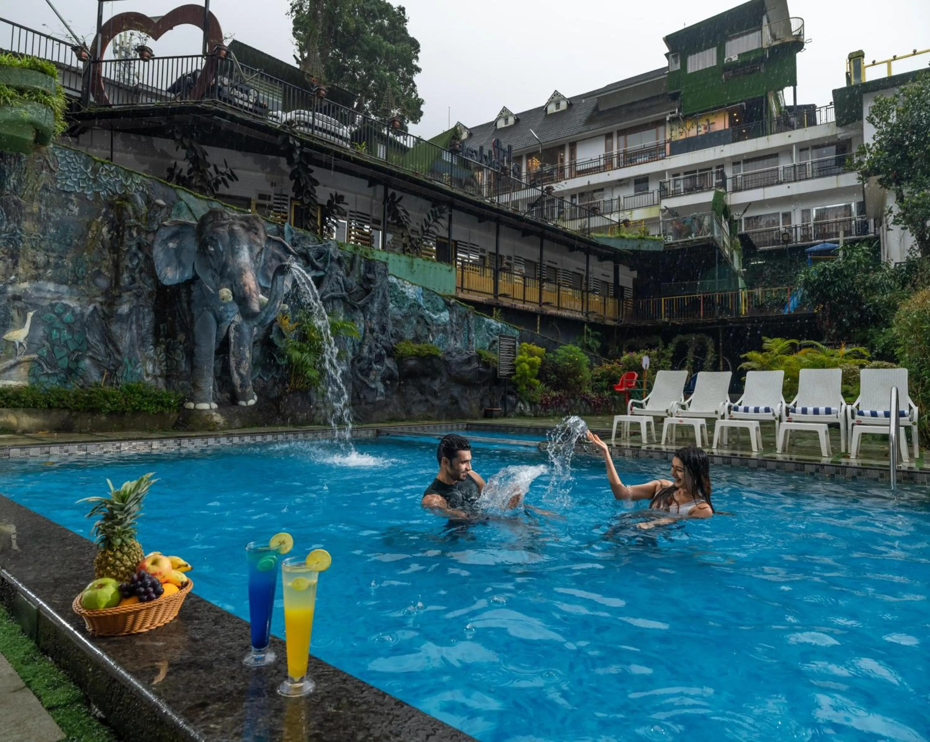 Swimming pool in Parakkat Nature Resort