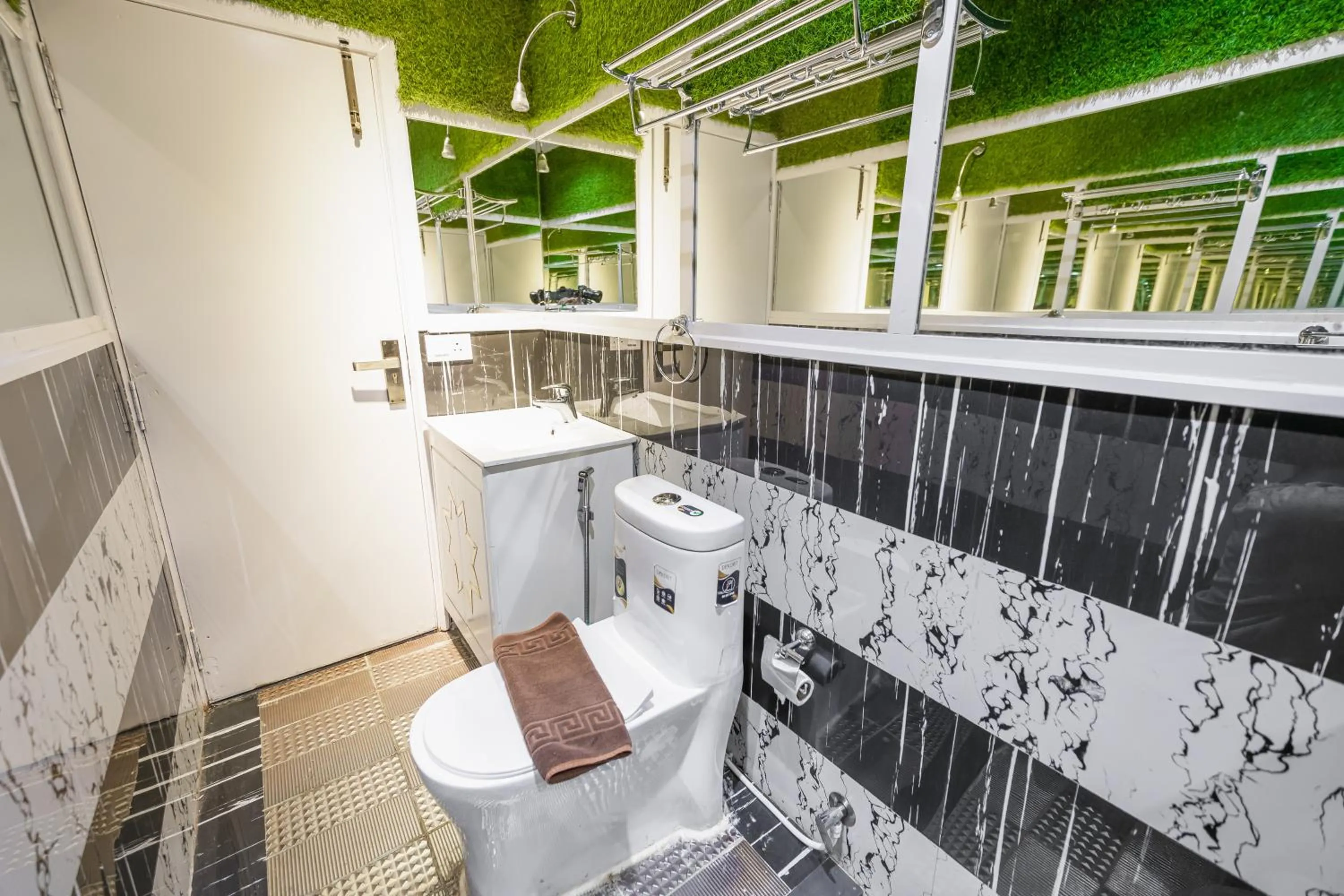 Toilet in Parakkat Nature Resort