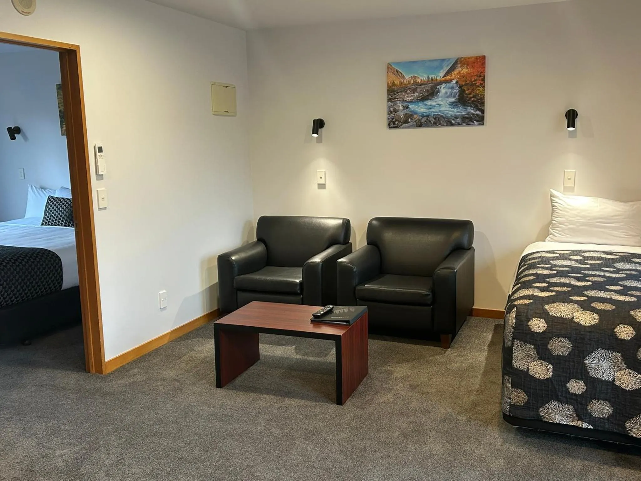 Bed in Shelby Motor Lodge