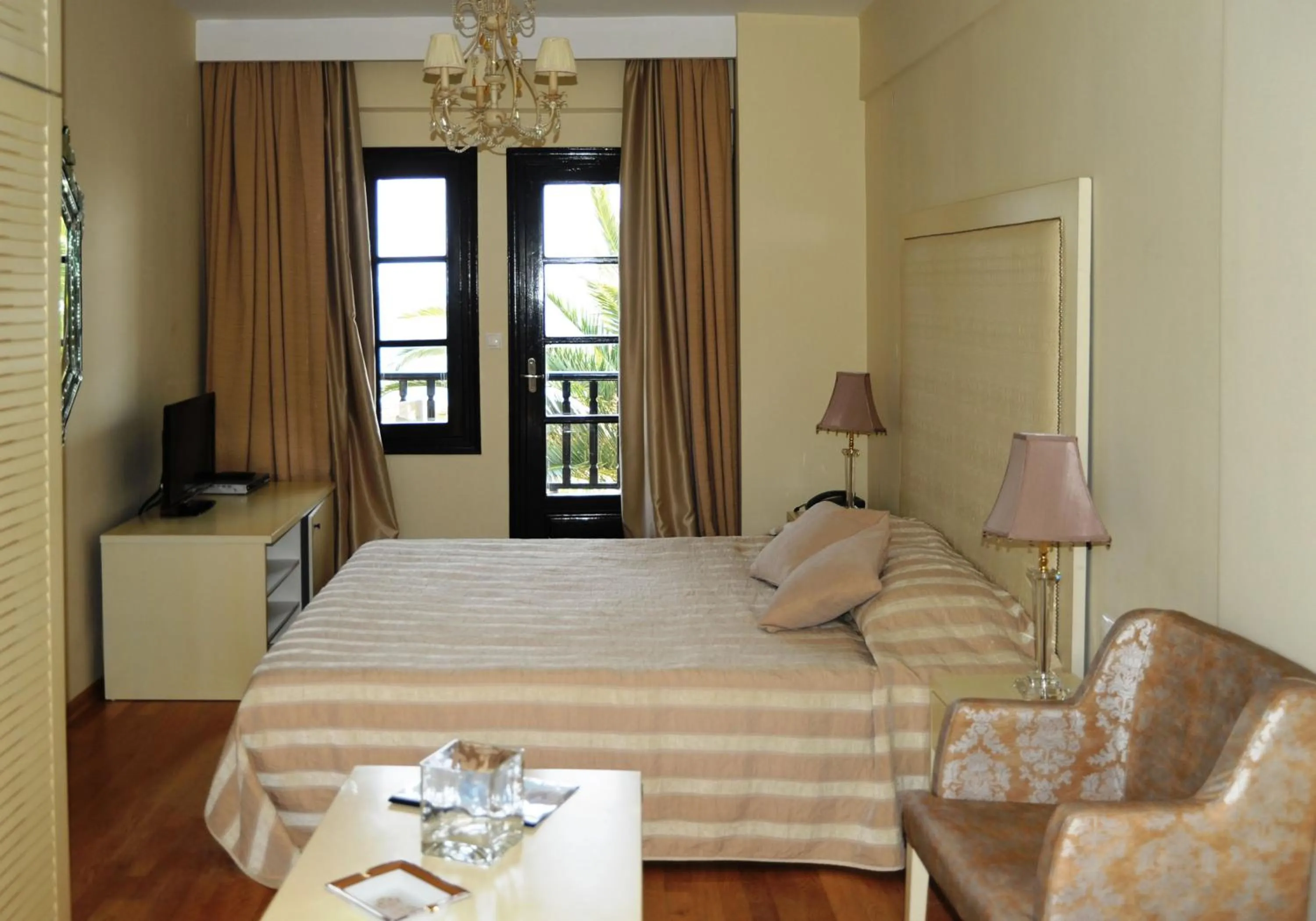 Day, Bed in Assa Maris Beach Hotel