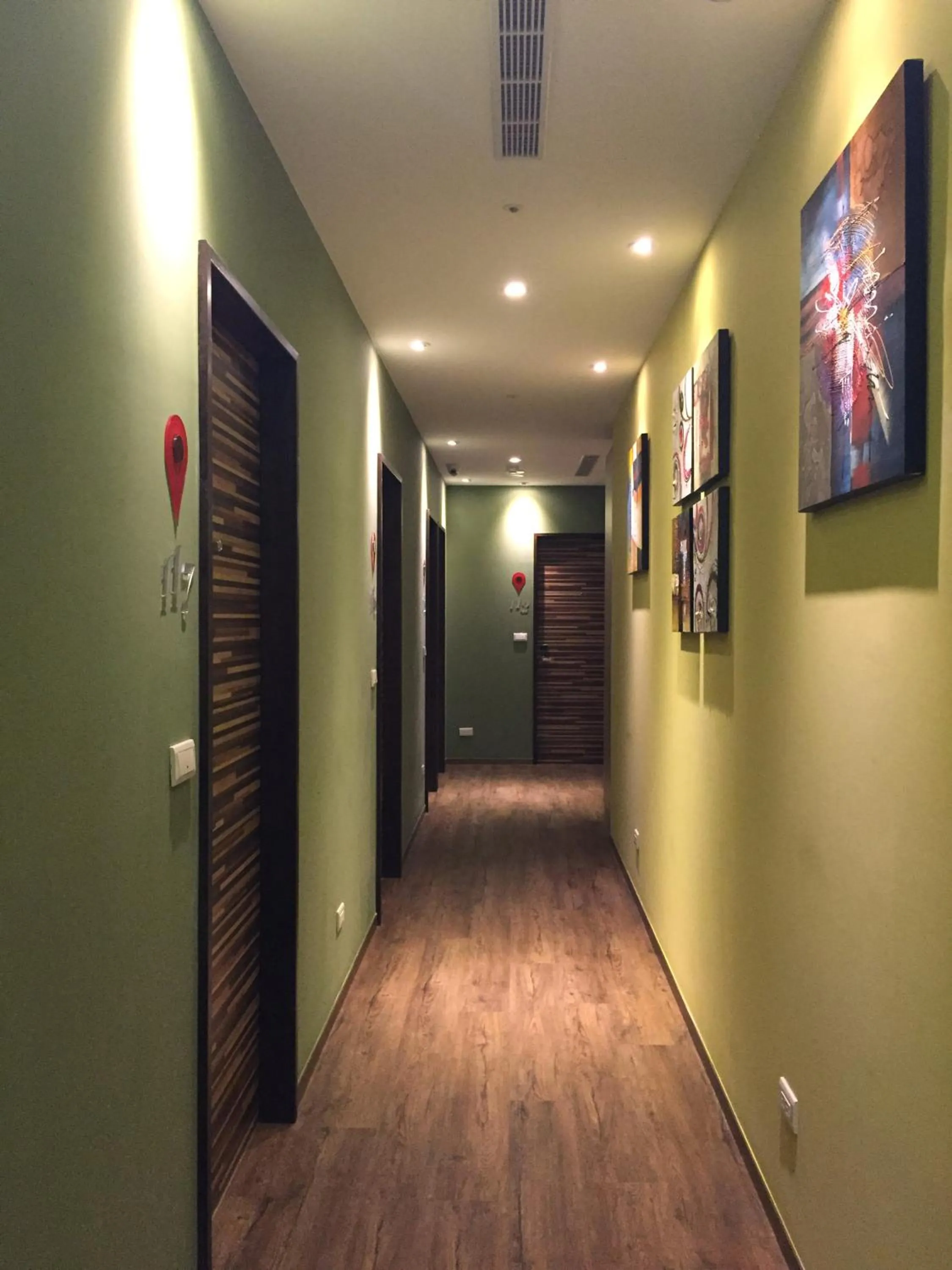 Decorative detail in I Play Inn TP