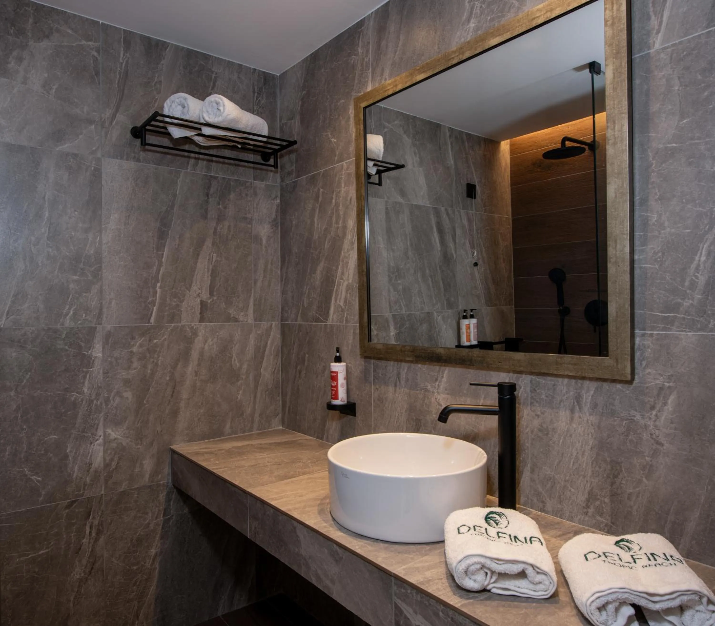 Bathroom in Delfina Tropic Beach