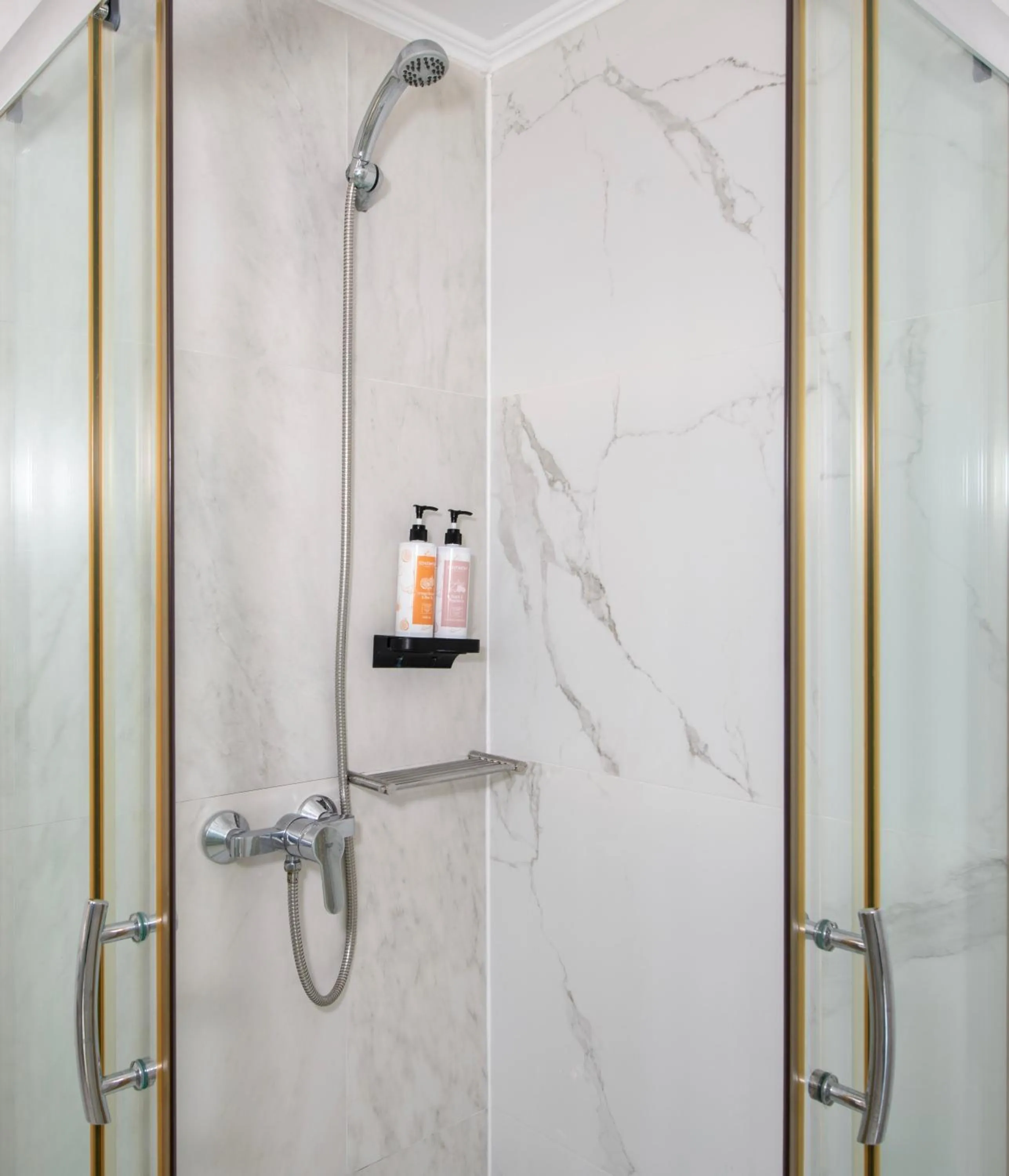 Shower in Delfina Tropic Beach