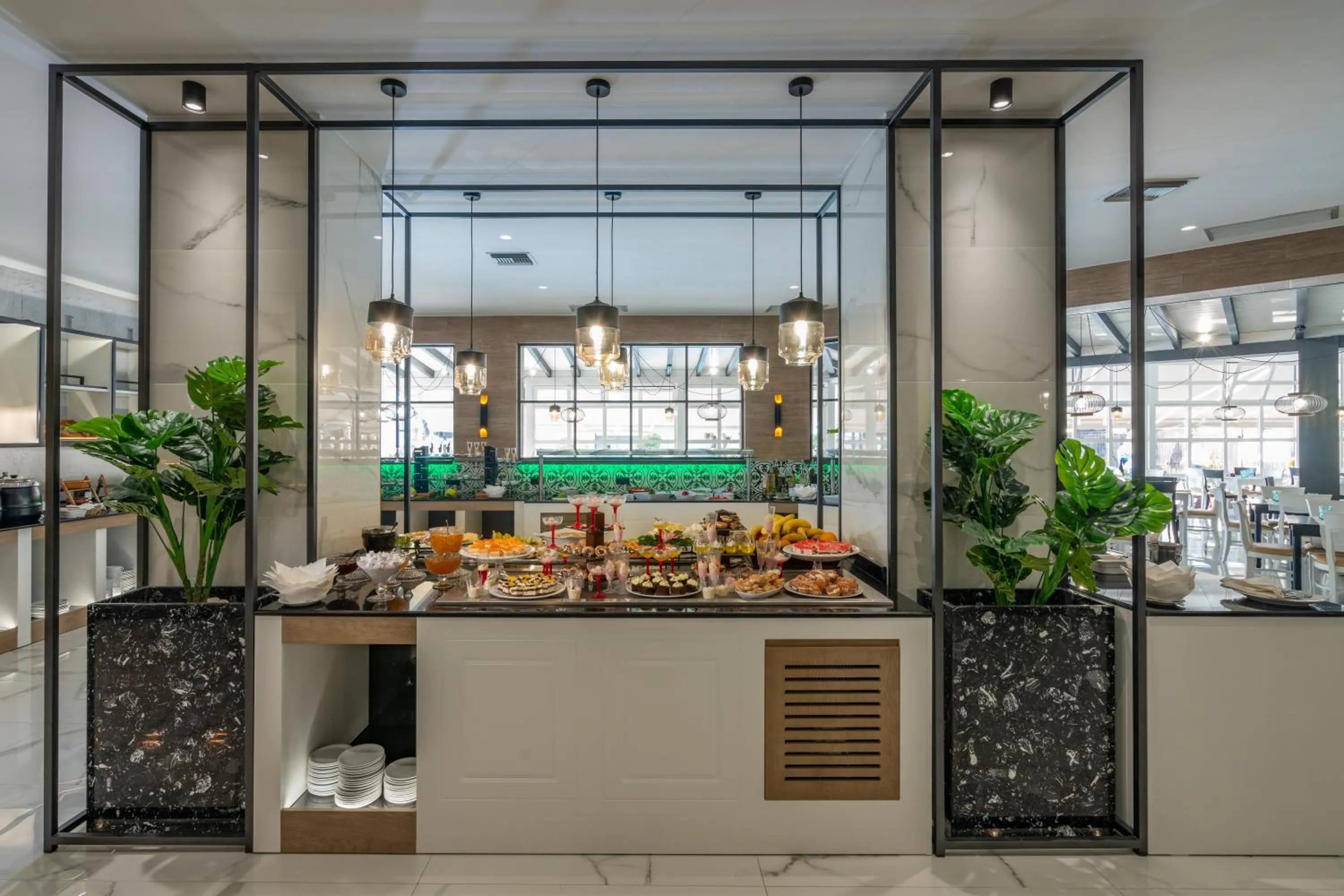 Food in Delfina Tropic Beach