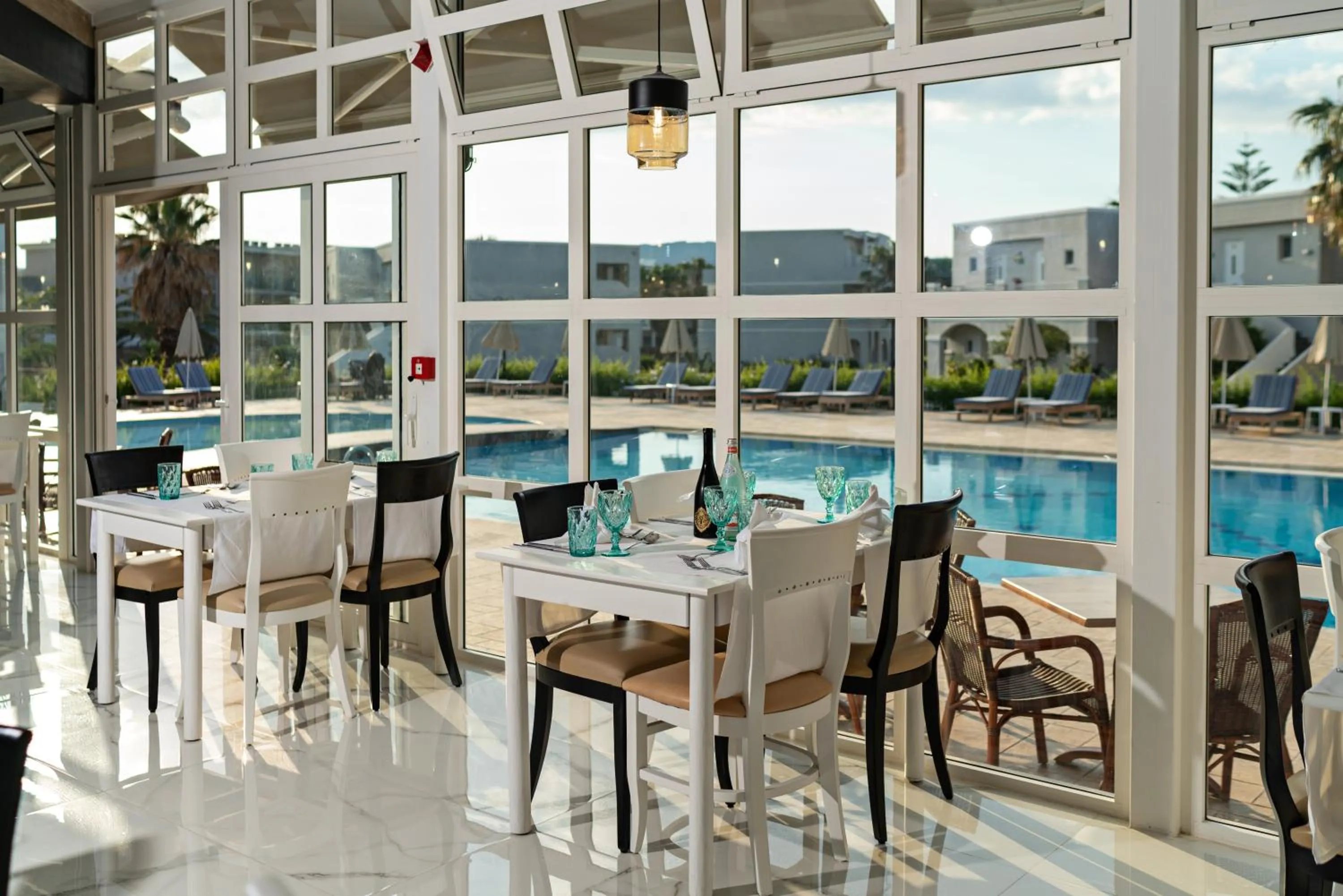 Restaurant/places to eat in Delfina Tropic Beach