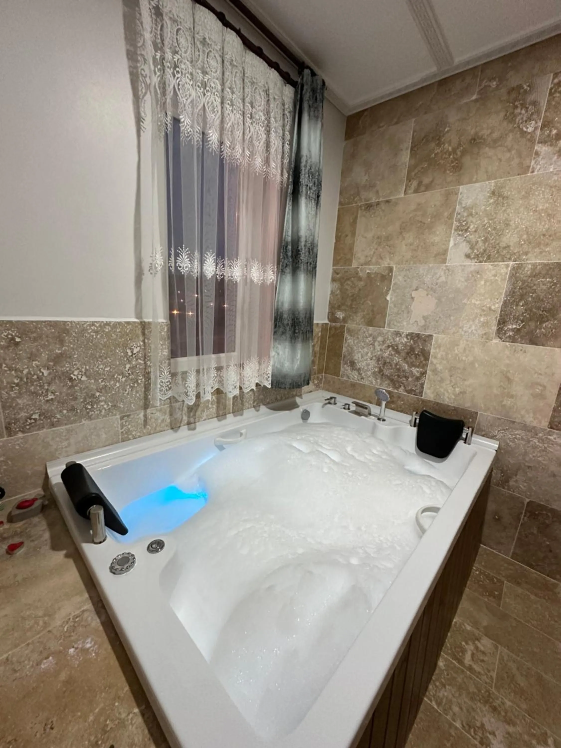 Bath in Dirilis Banarya Apart hotel