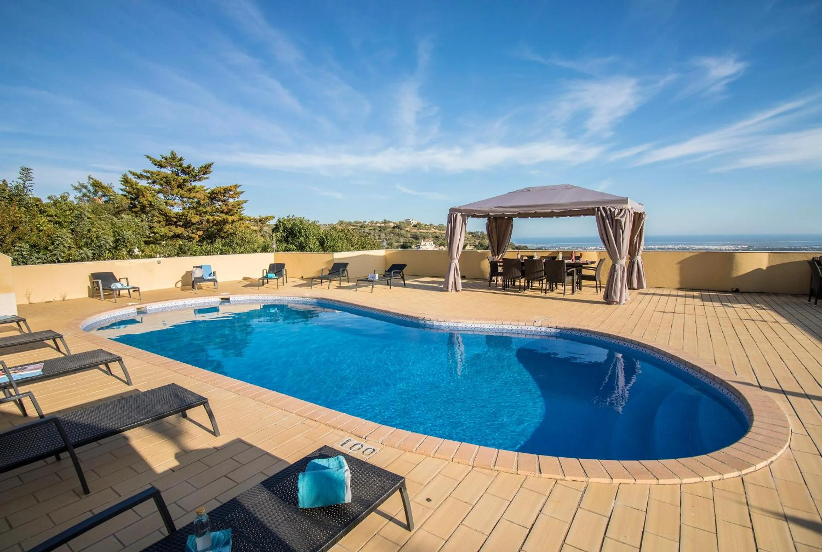 Swimming pool in Villa Panoramica by Algarve Holidays