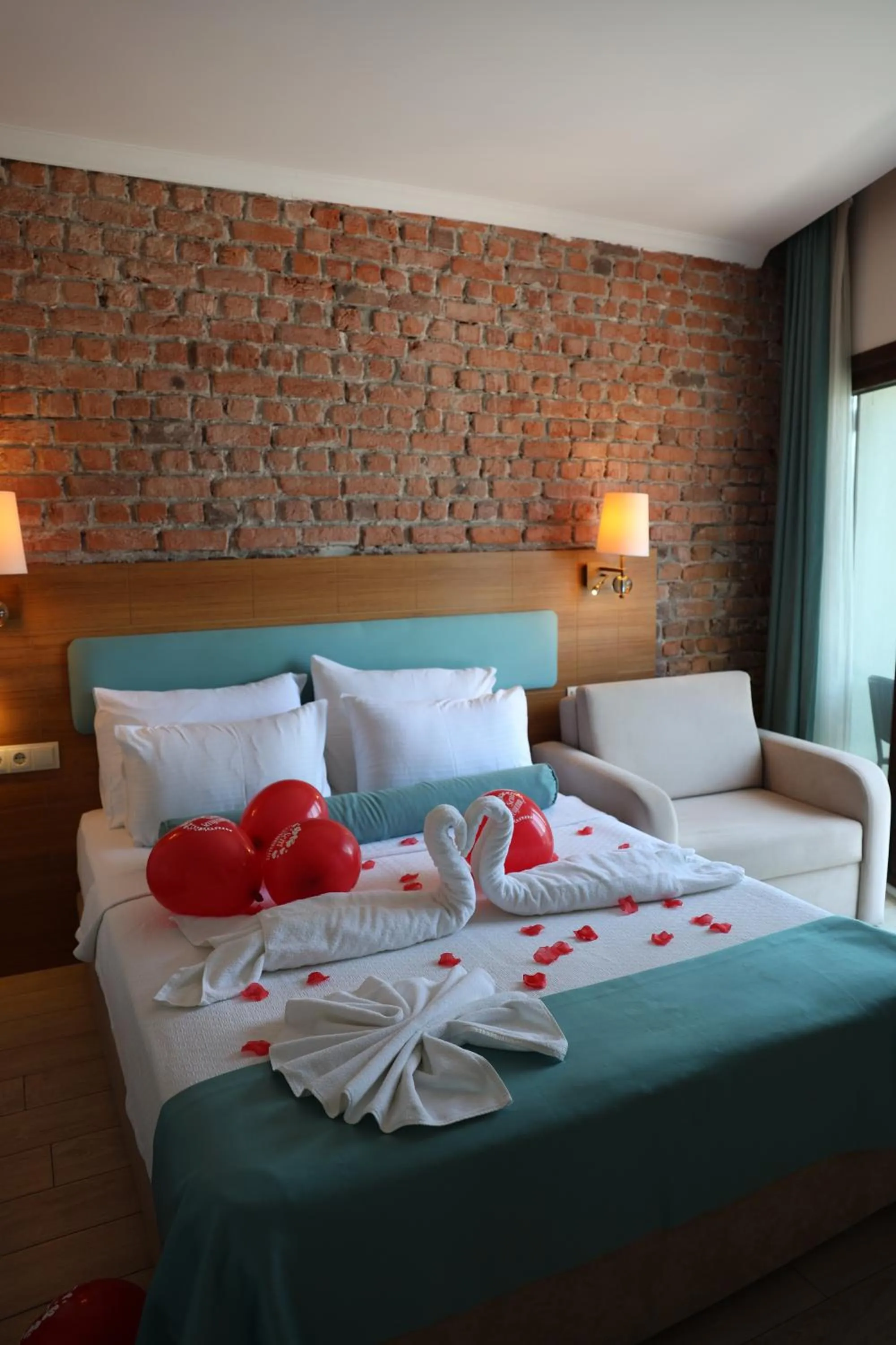 Photo of the whole room, Bed in Sardinia Otel