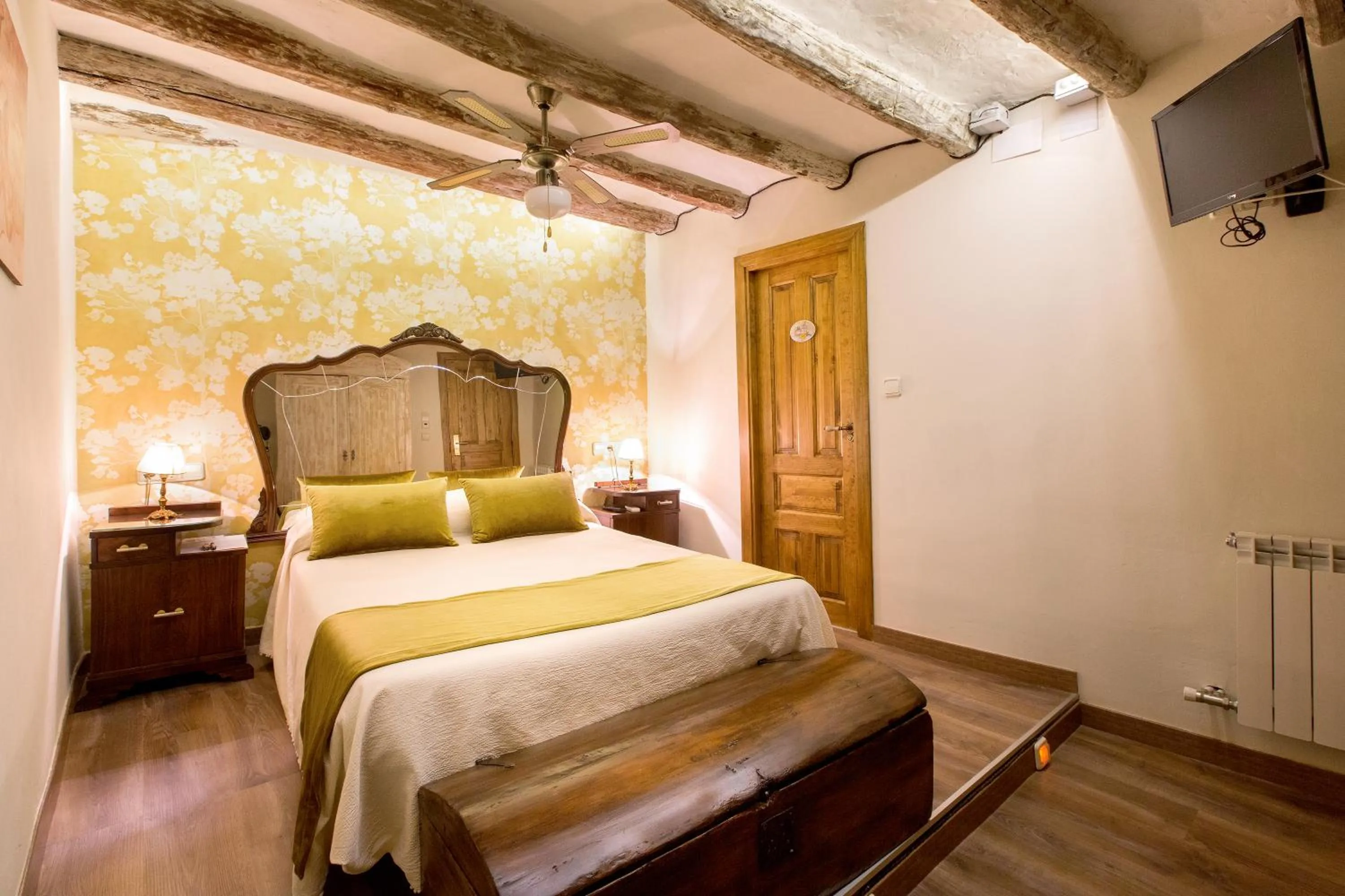 Photo of the whole room, Bed in Hotel Villa San Jorge