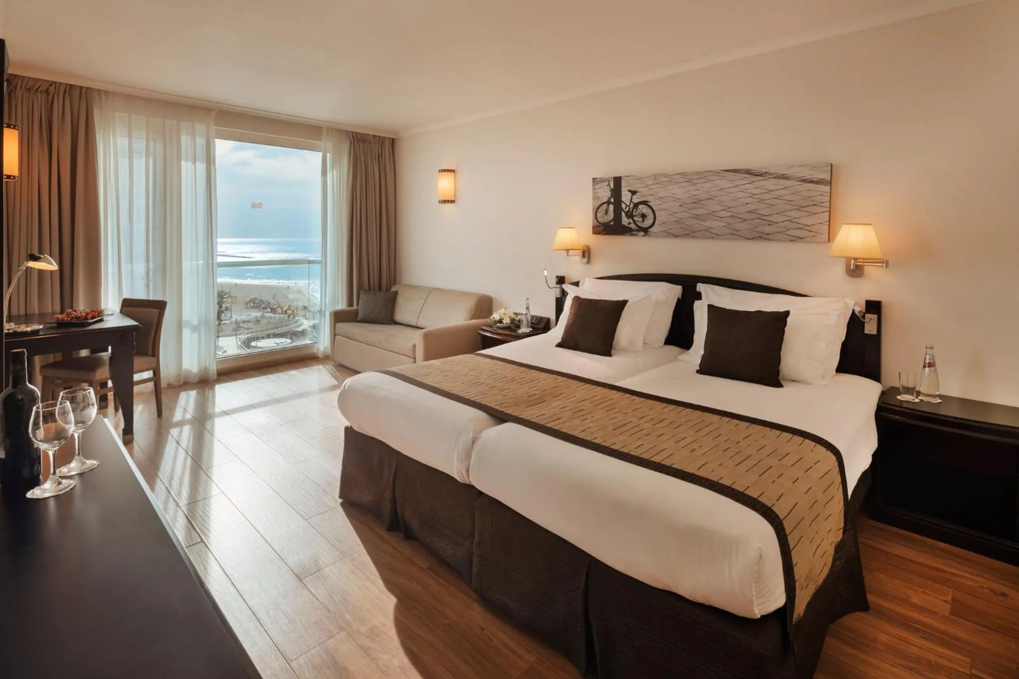 Photo of the whole room, Bed in Crowne Plaza Tel Aviv Beach by IHG