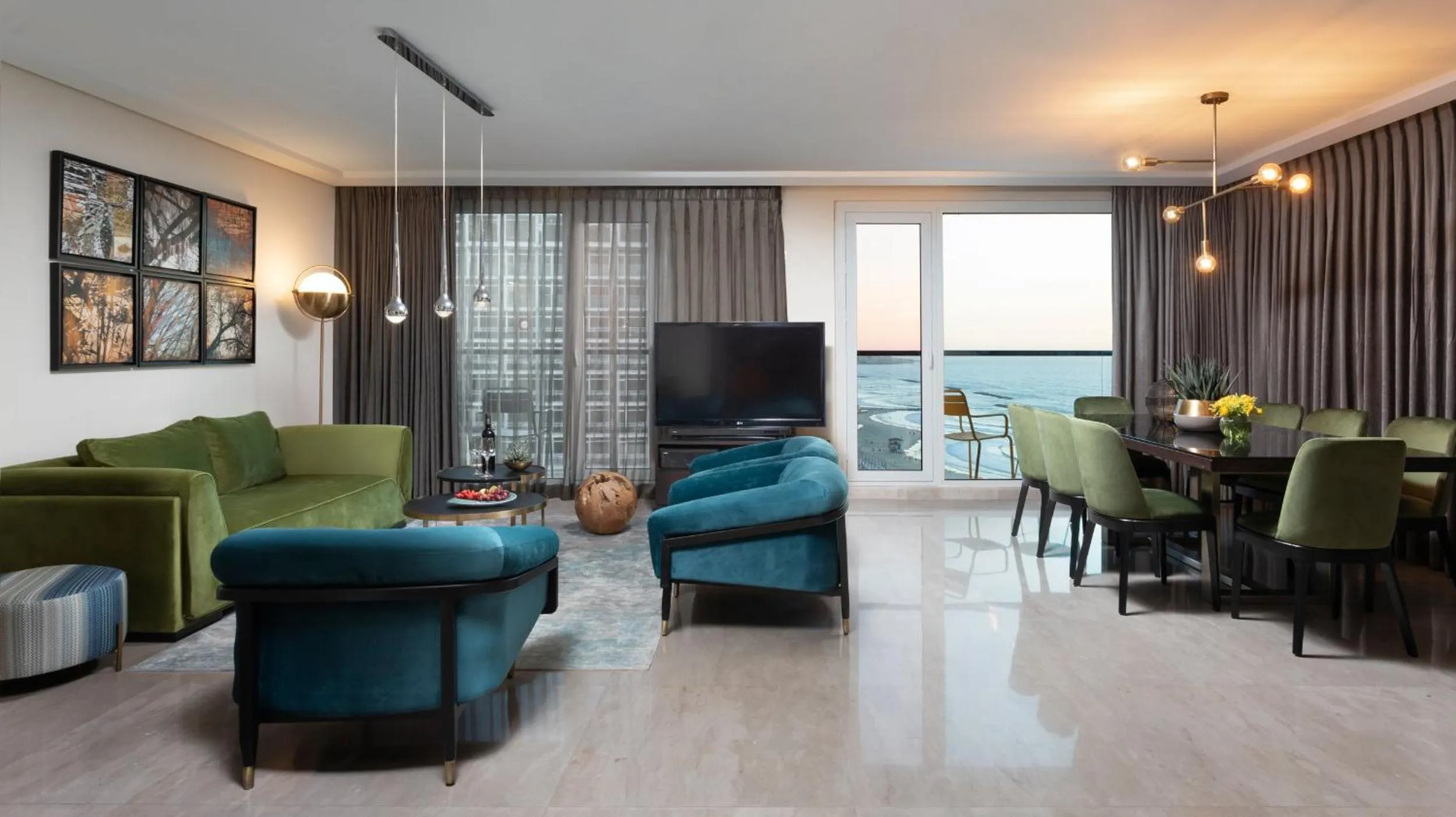 Photo of the whole room in Crowne Plaza Tel Aviv Beach by IHG