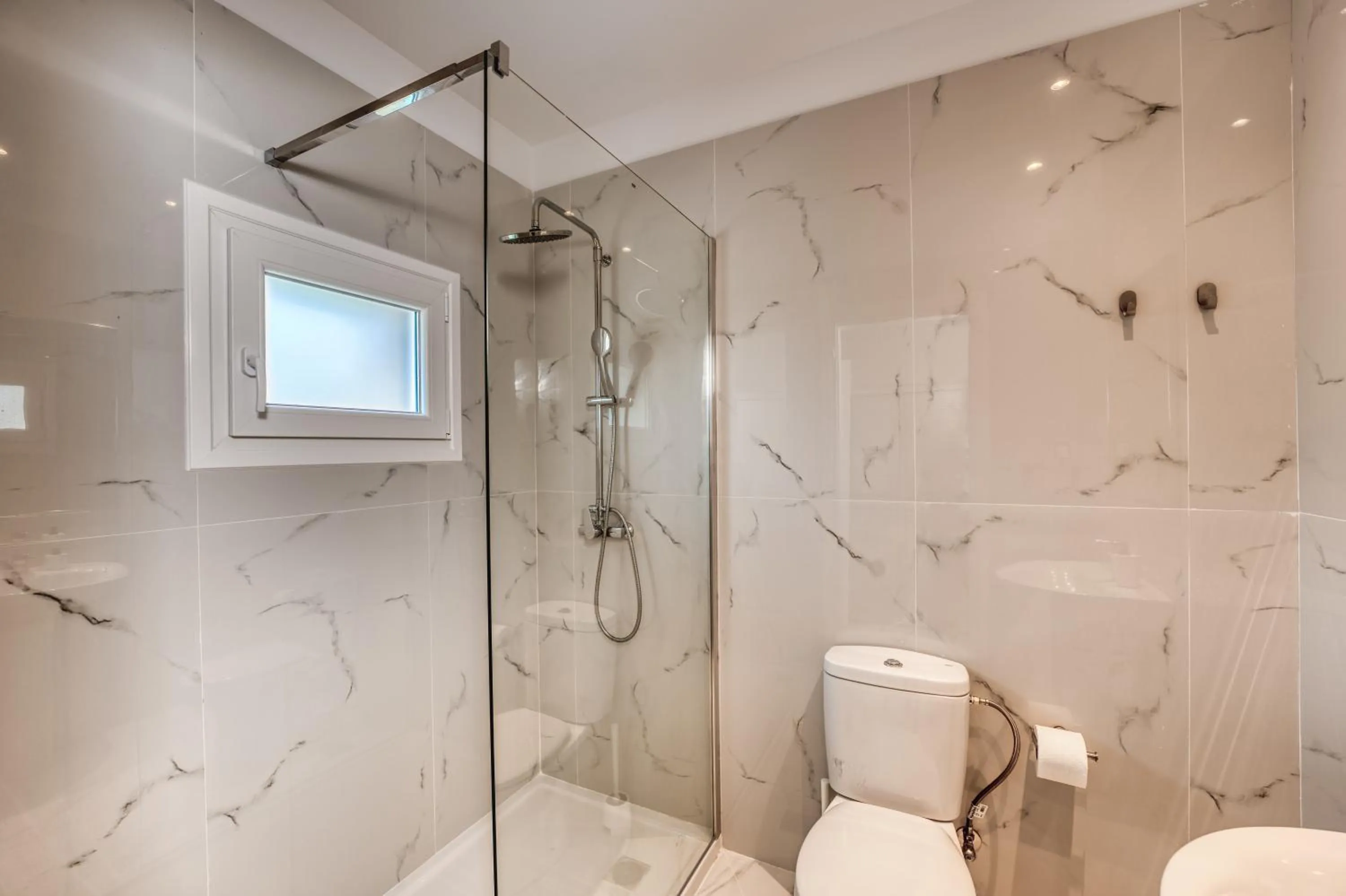 Bathroom in Folies Corfu Town Hotel Apartments