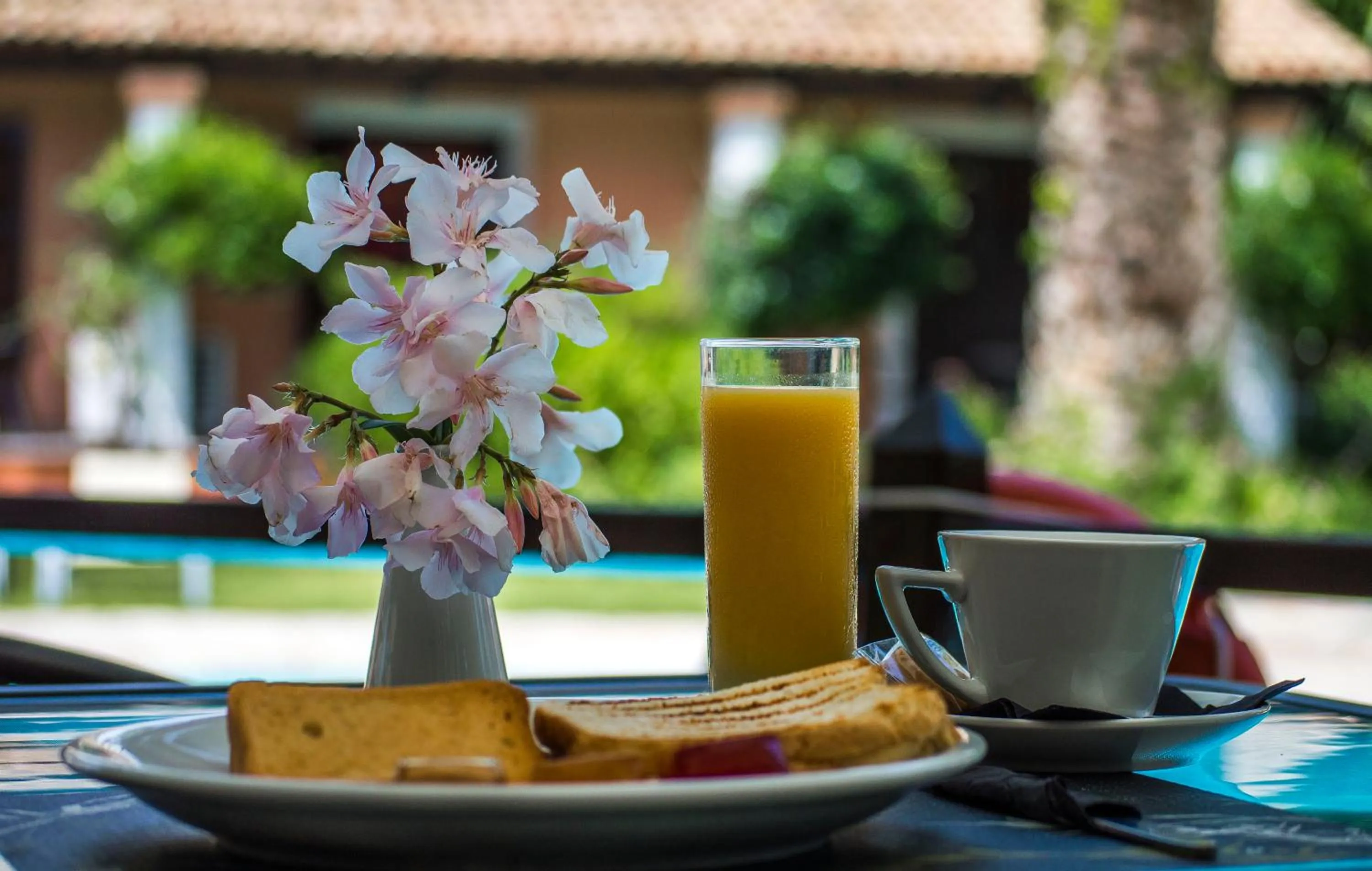 Lounge or bar in Folies Corfu Town Hotel Apartments