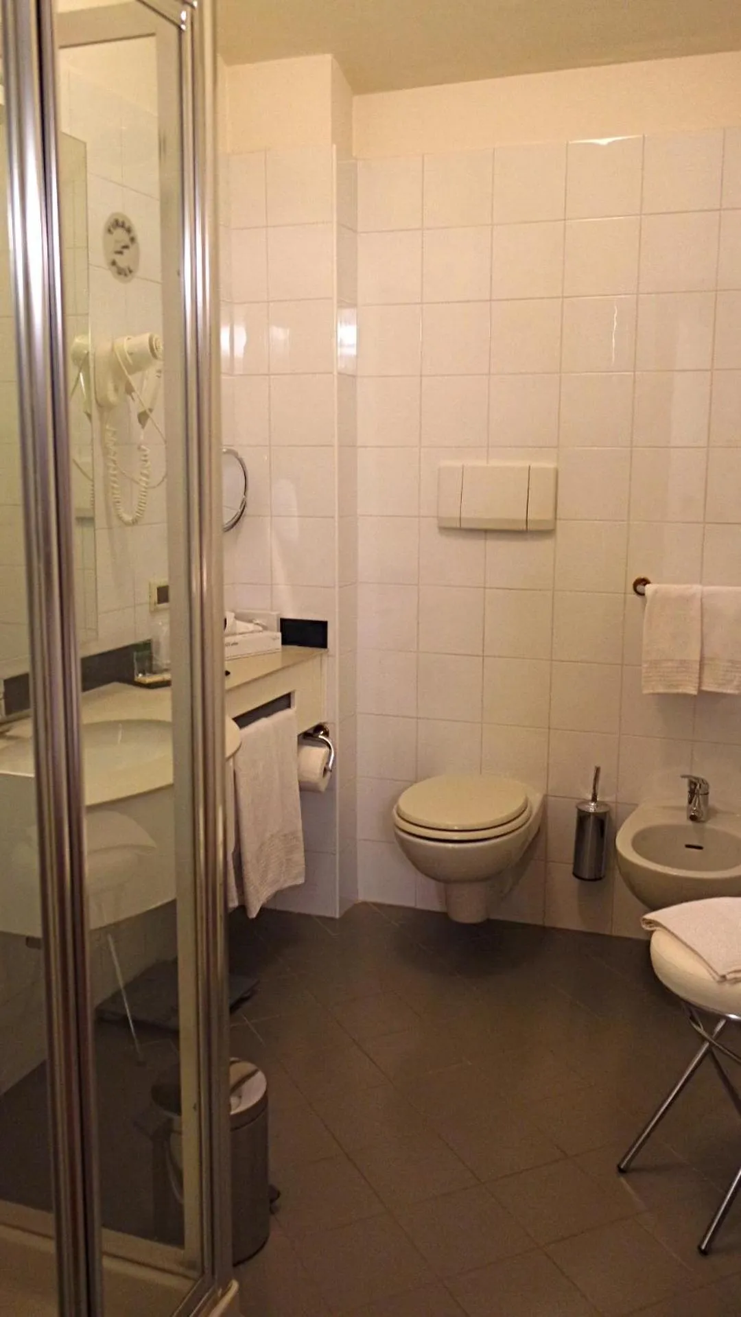 Bathroom in Albergo Della Roccia