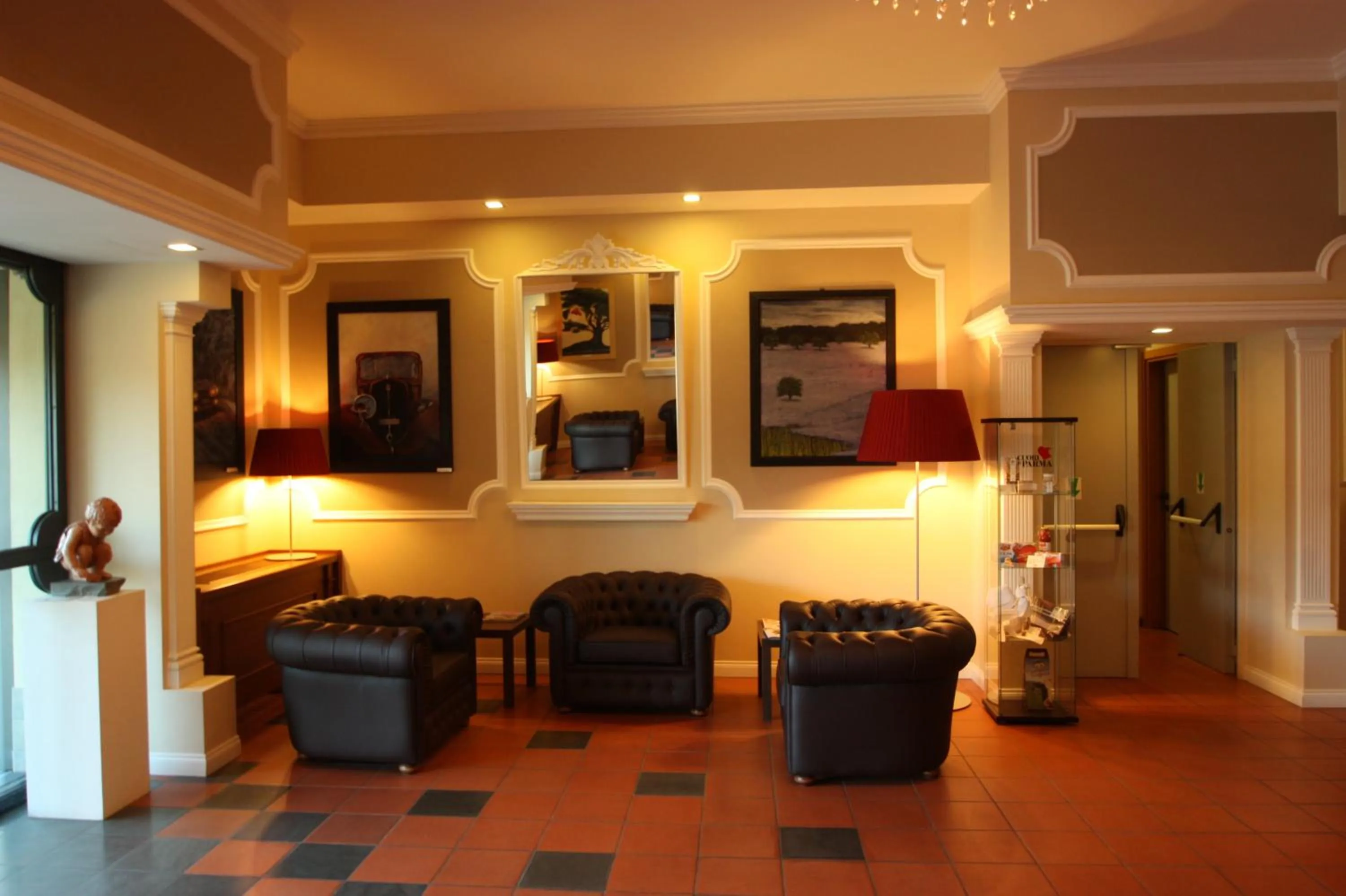 Lobby or reception in Albergo Della Roccia
