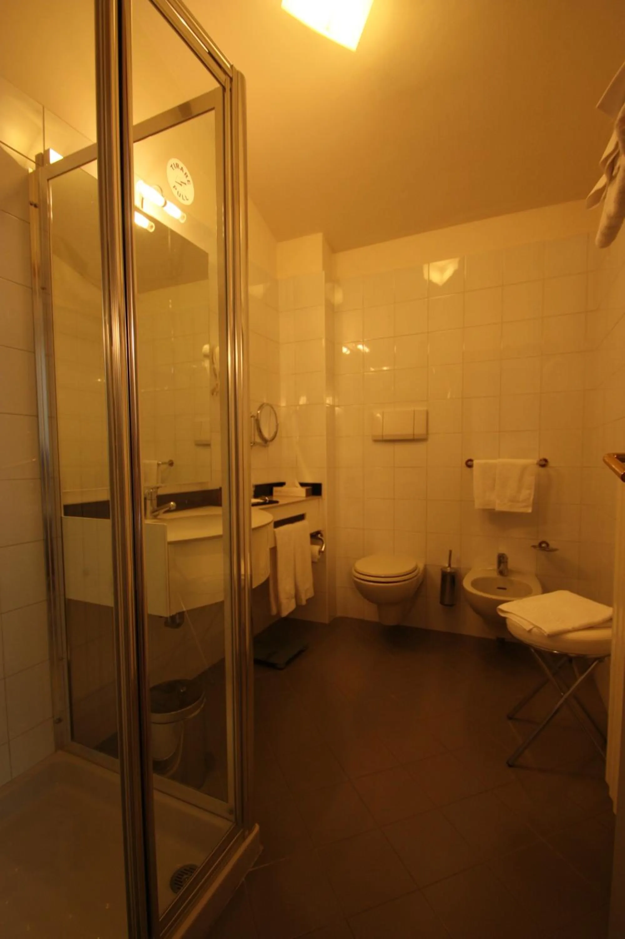 Bathroom in Albergo Della Roccia
