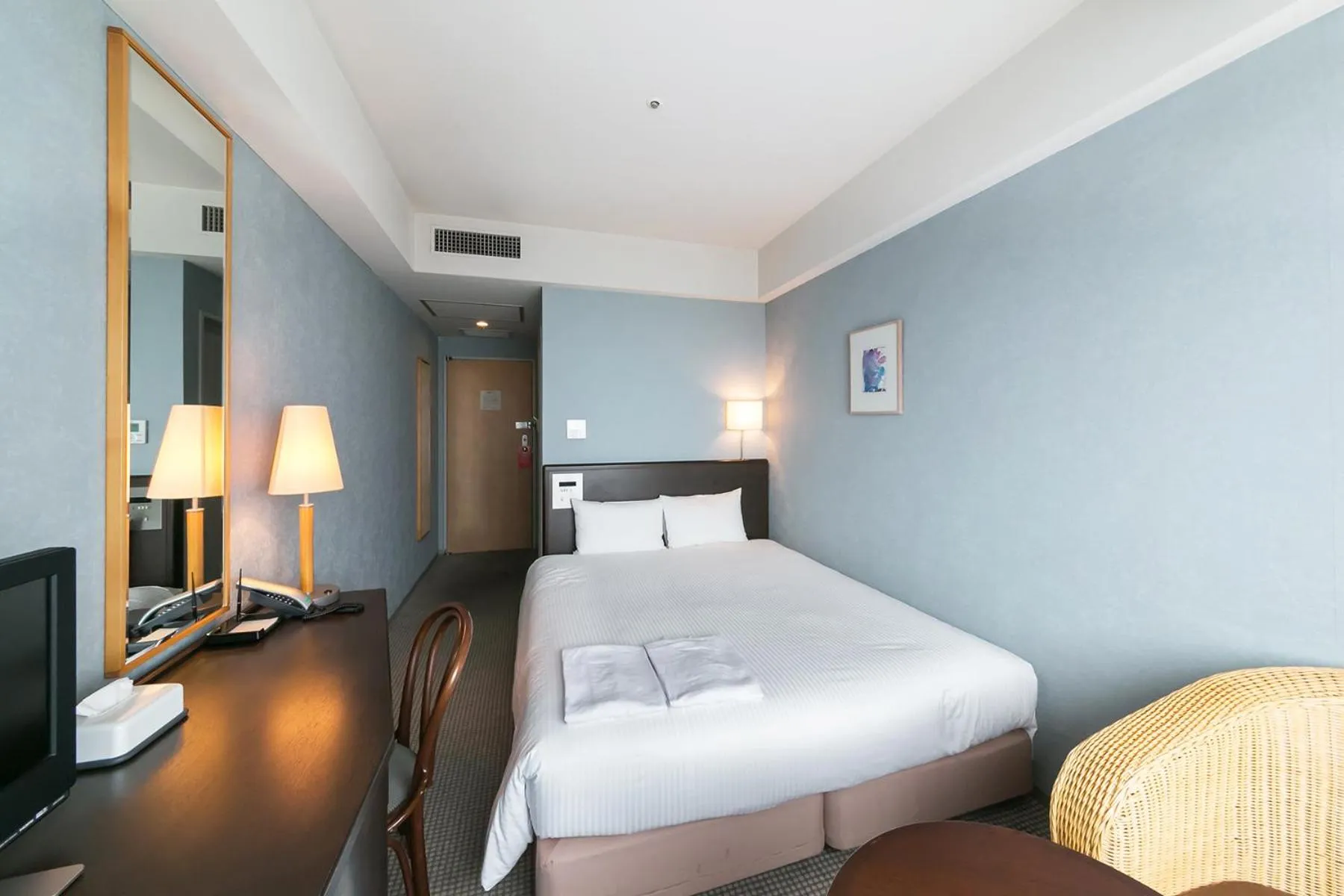 Photo of the whole room, Bed in Yokohama Techno Tower Hotel