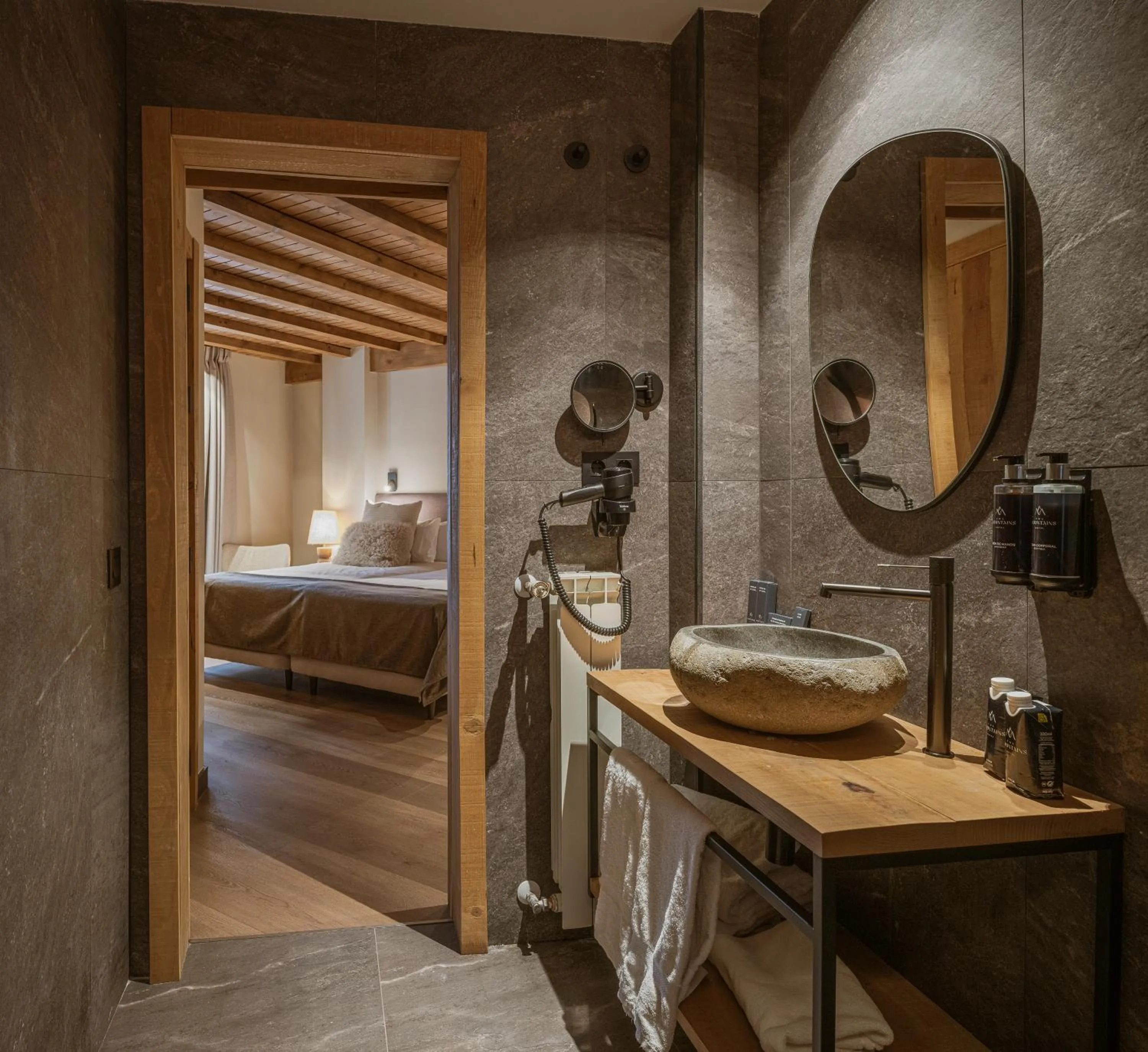 Bed in The Mountains Hotel