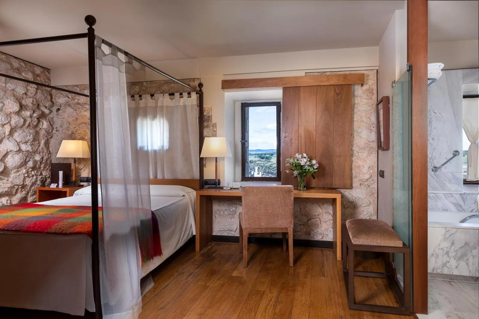 View (from property/room), Bed in Parador de Alarcón