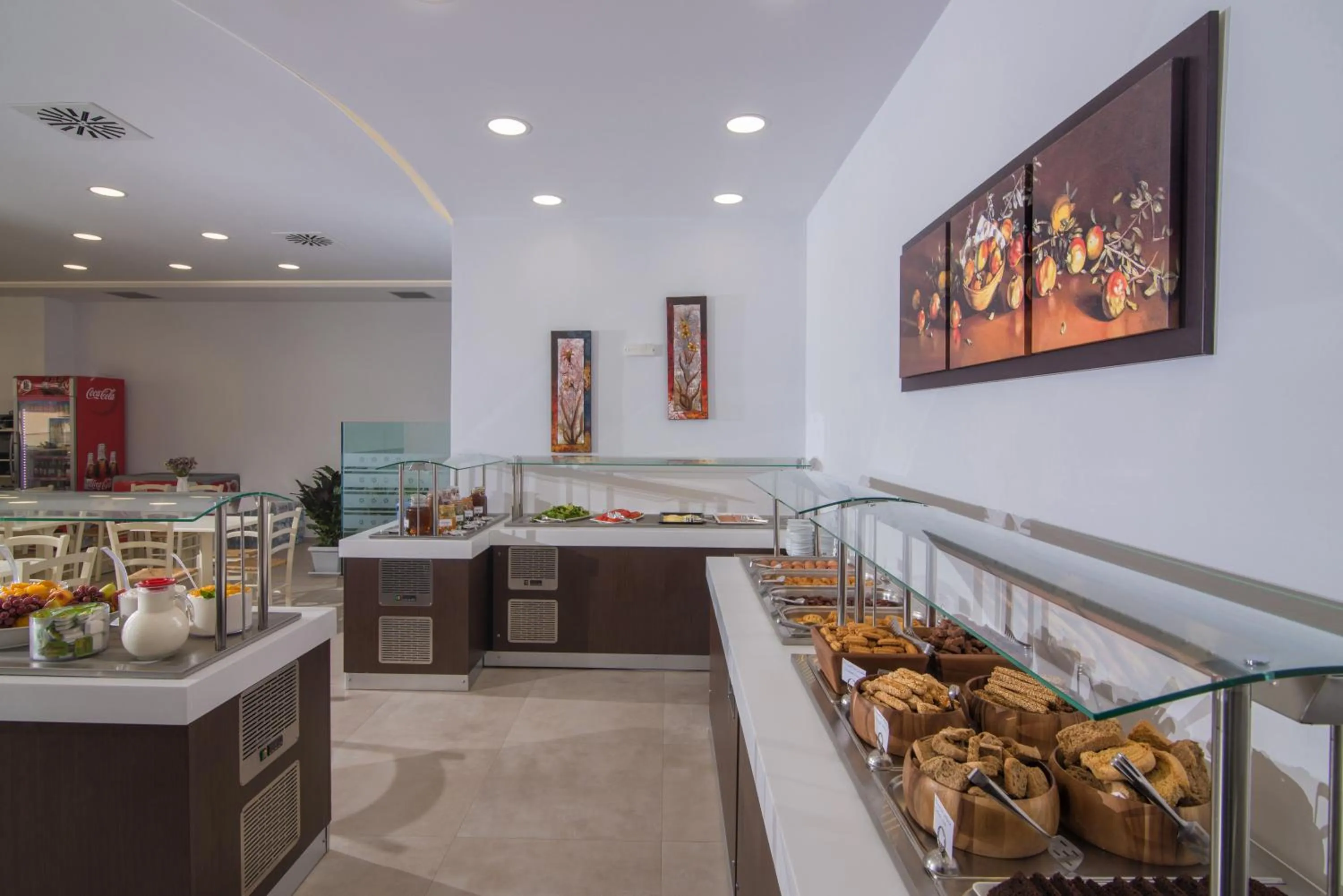 Continental breakfast in Belvedere Village