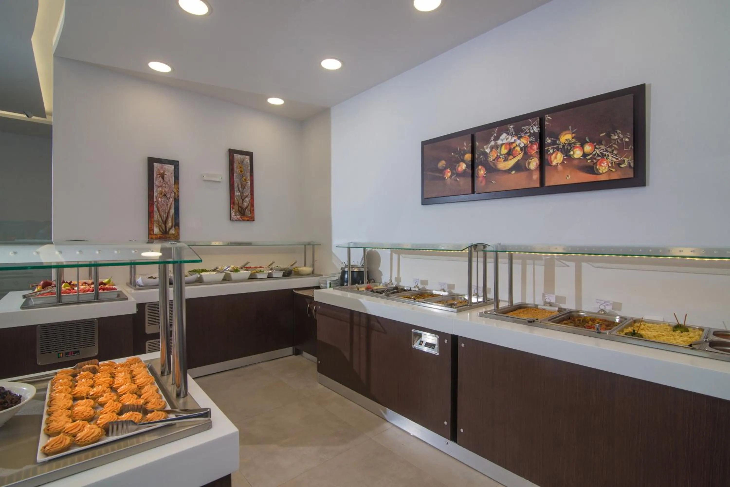 Dinner in Belvedere Village