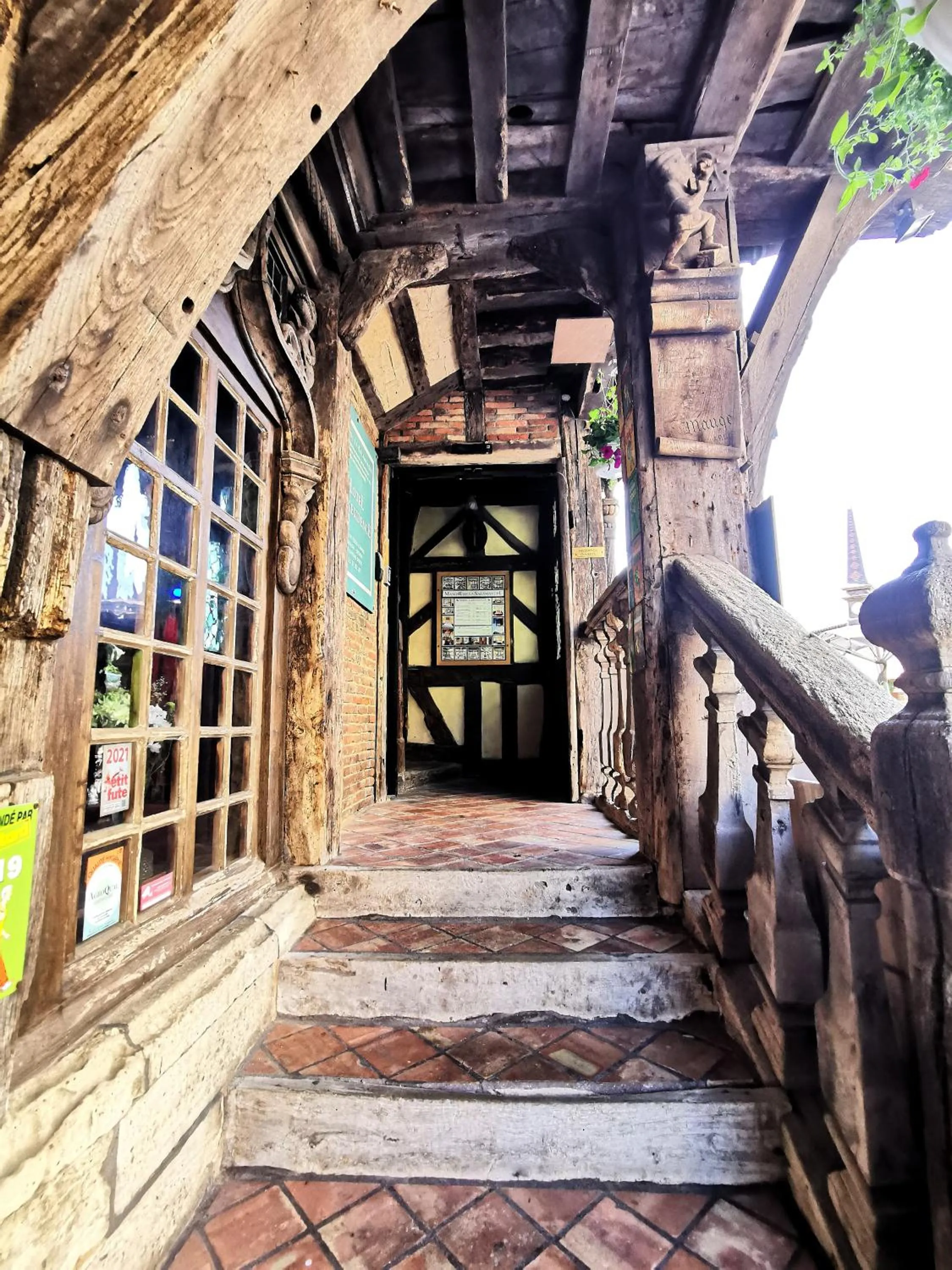 Facade/entrance in Hotel La Résidence Manoir De La Salamandre