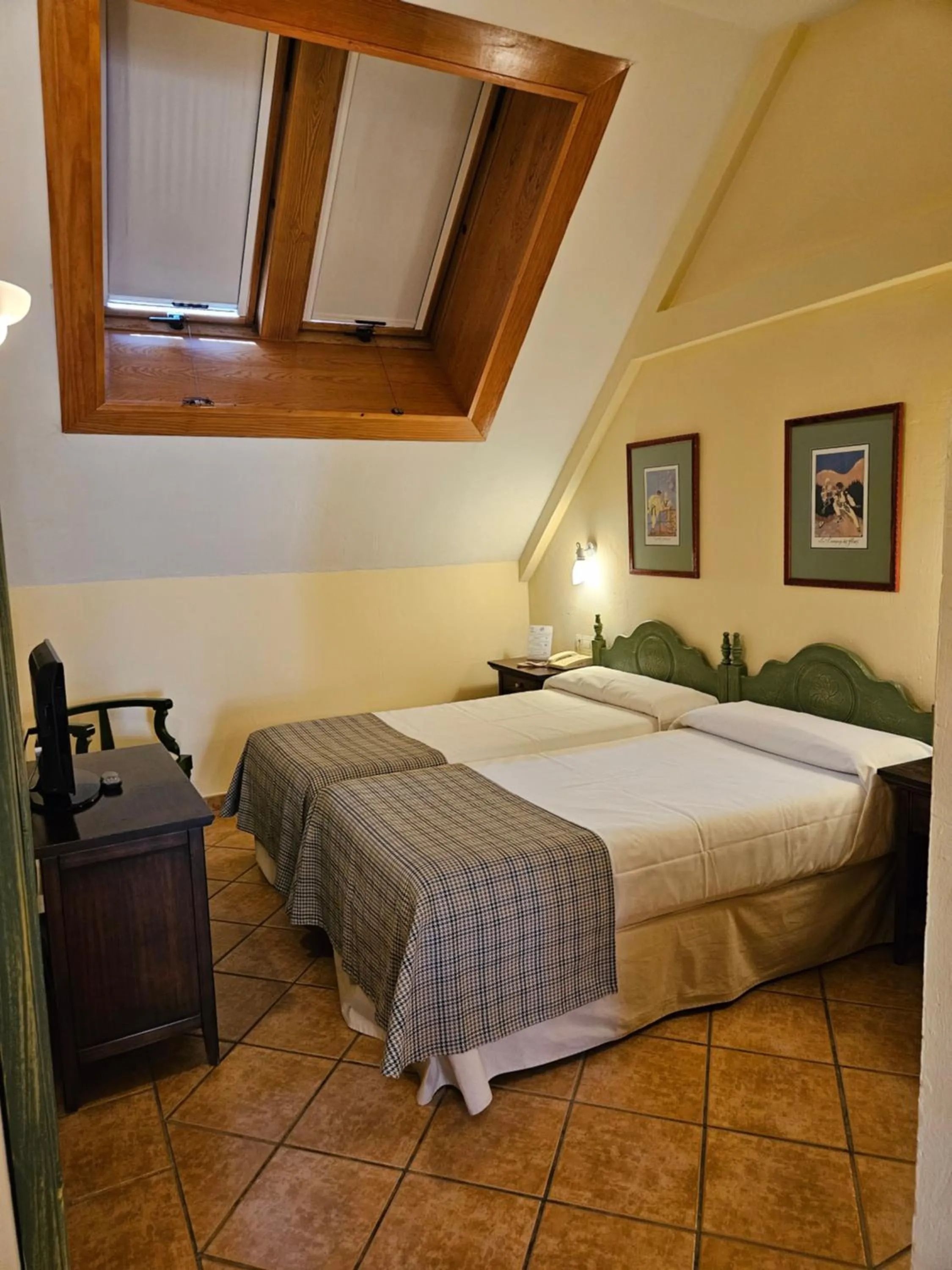 Bedroom in Hotel Telecabina