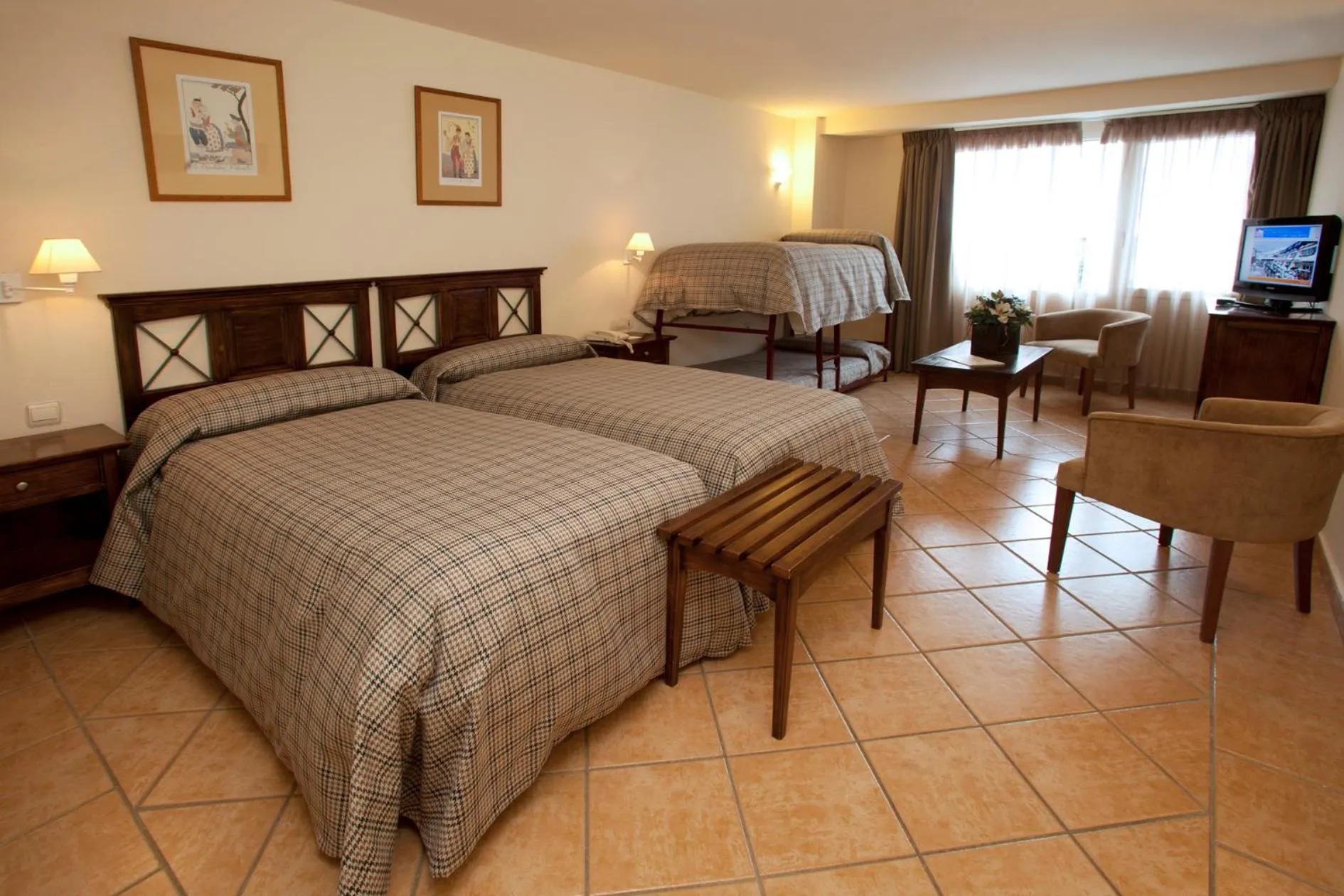Photo of the whole room in Hotel Telecabina
