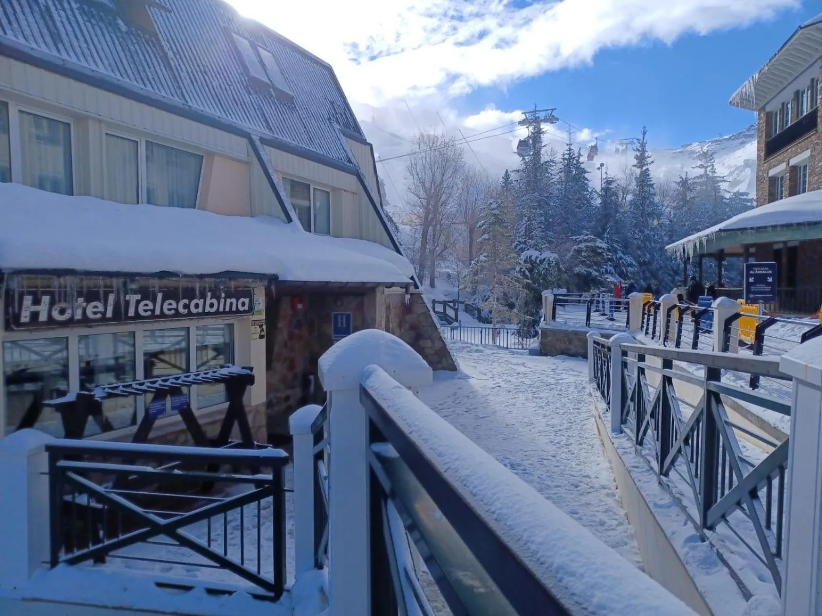 Property building in Hotel Telecabina