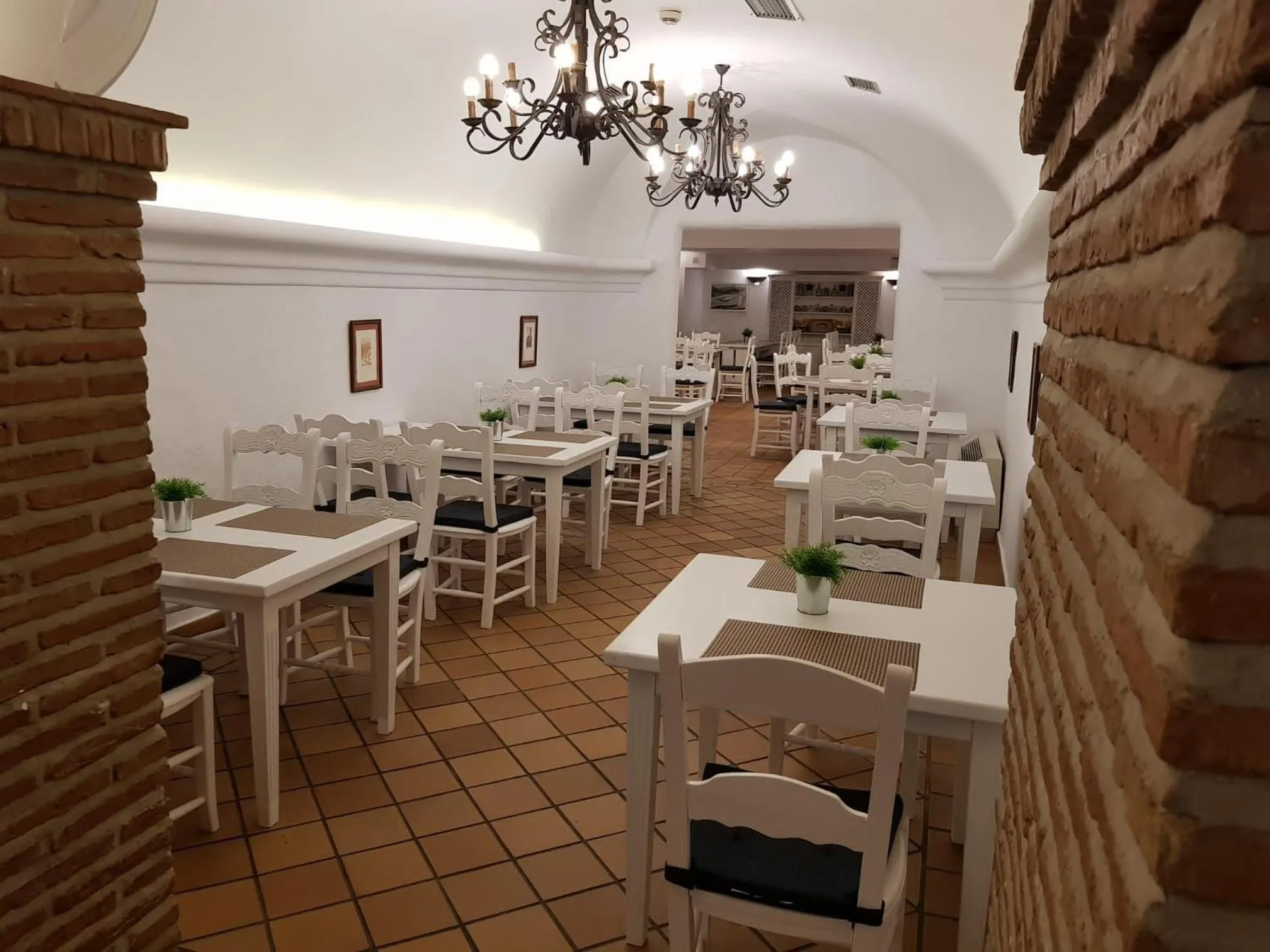 Restaurant/places to eat in Hotel Telecabina