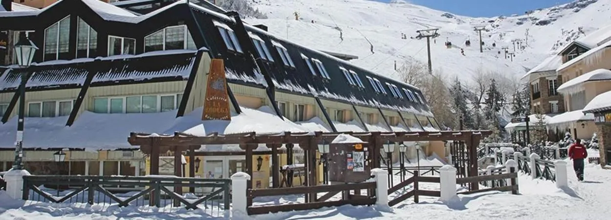 Property building in Hotel Telecabina