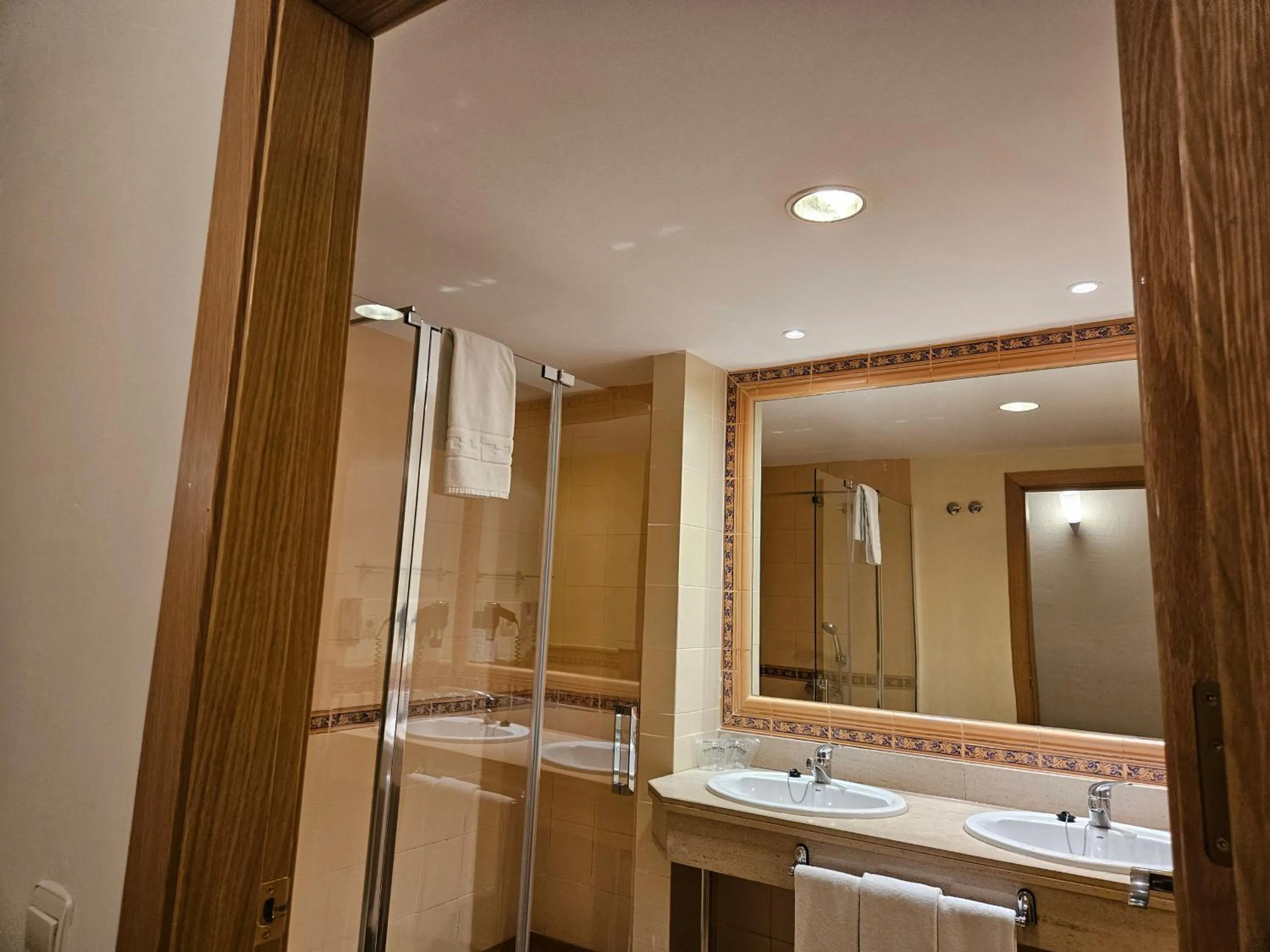 Shower in Hotel Telecabina