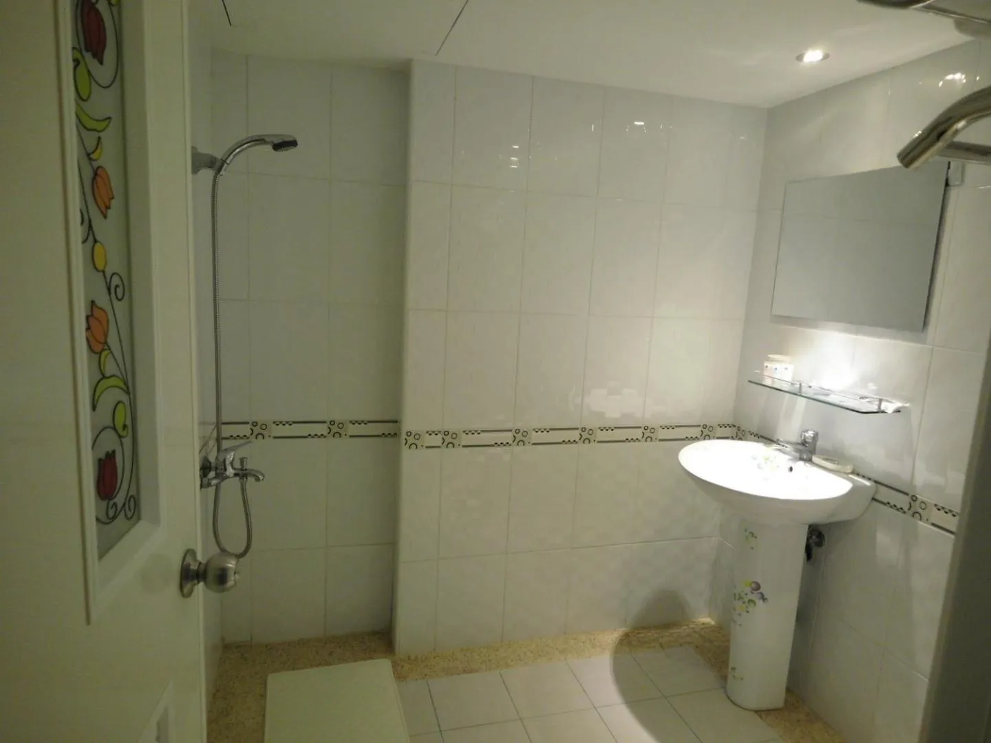 Bathroom in 237 Hotel