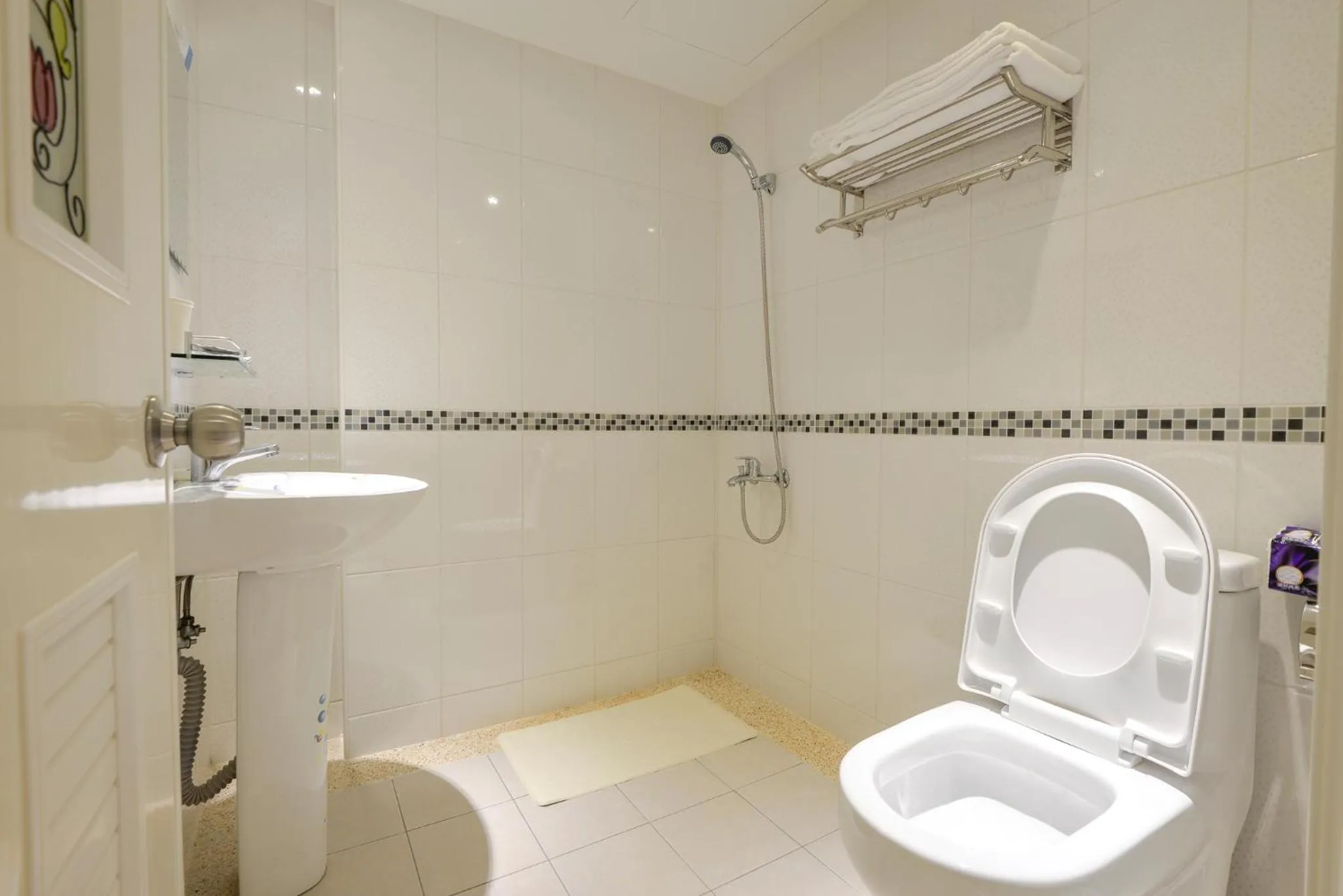 Bathroom in 237 Hotel