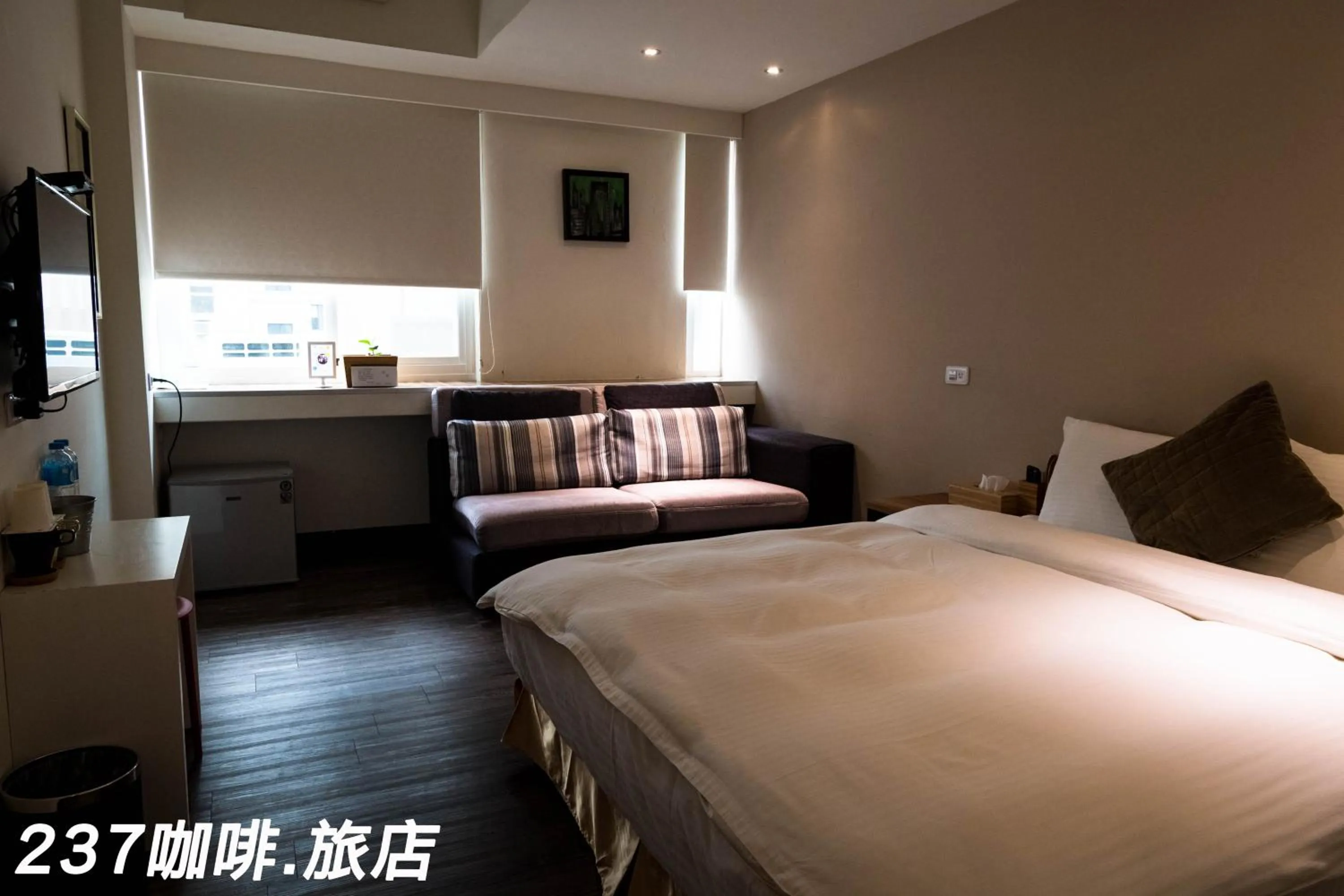 bunk bed in 237 Hotel