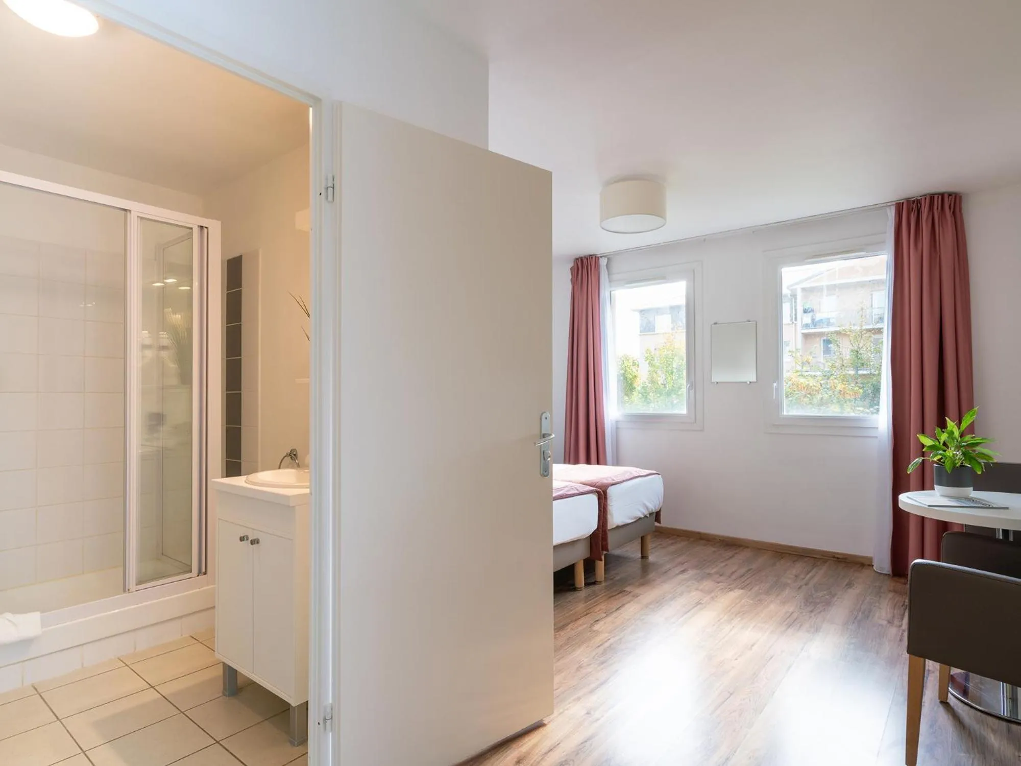 Shower, Bed in Séjours & Affaires Caen Le Clos Beaumois